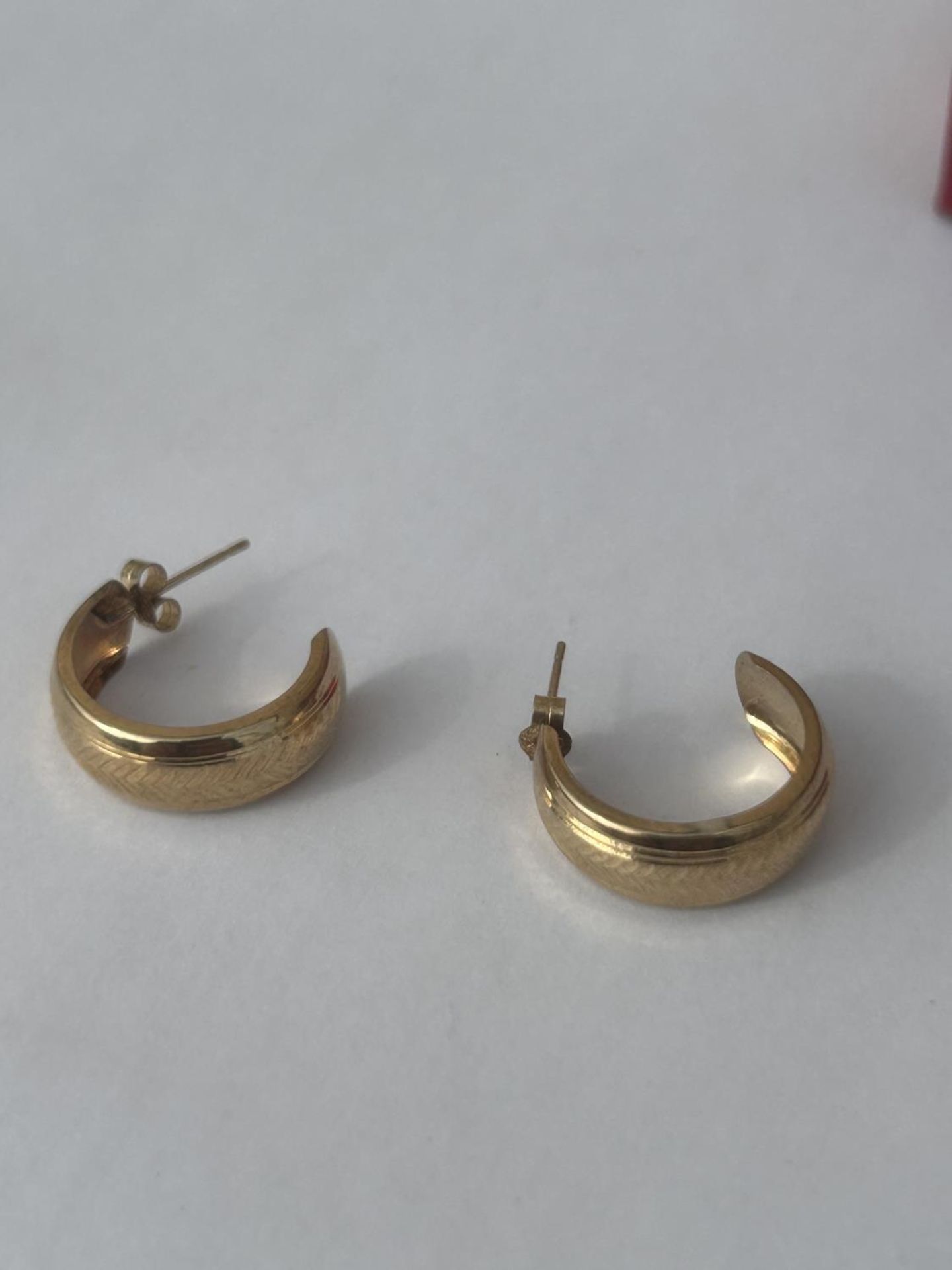 A PAIR OF 9CT GOLD HALF MOON EARRINGS COMPLETE WITH GOLD BUTTERFLY BACKS AND PRESENTATION BOX, - Image 3 of 3