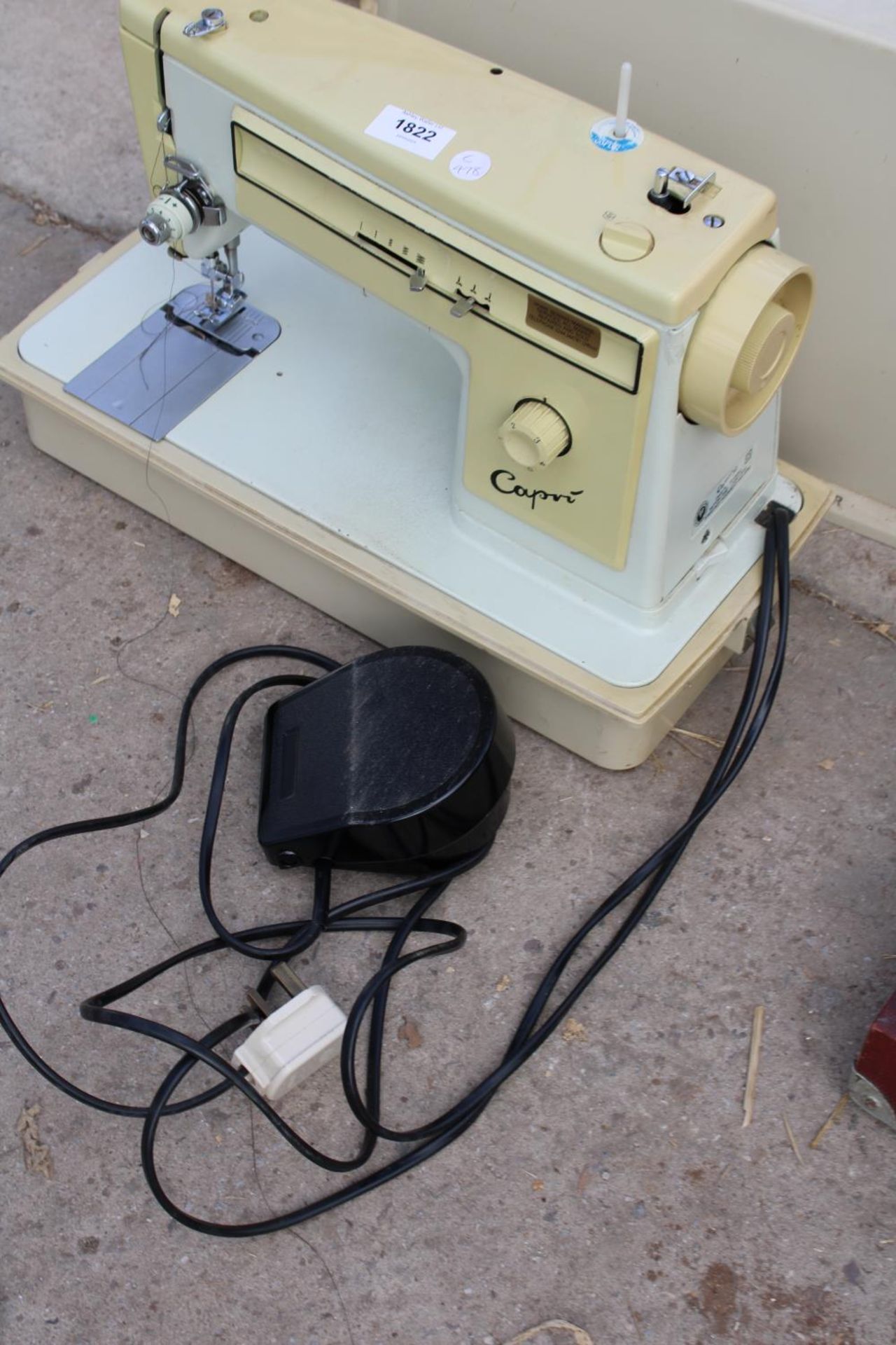 A CAPRI ELECTRIC SEWING MACHINE WITH FOOT PEDAL AND CARRY CASE - Image 3 of 3