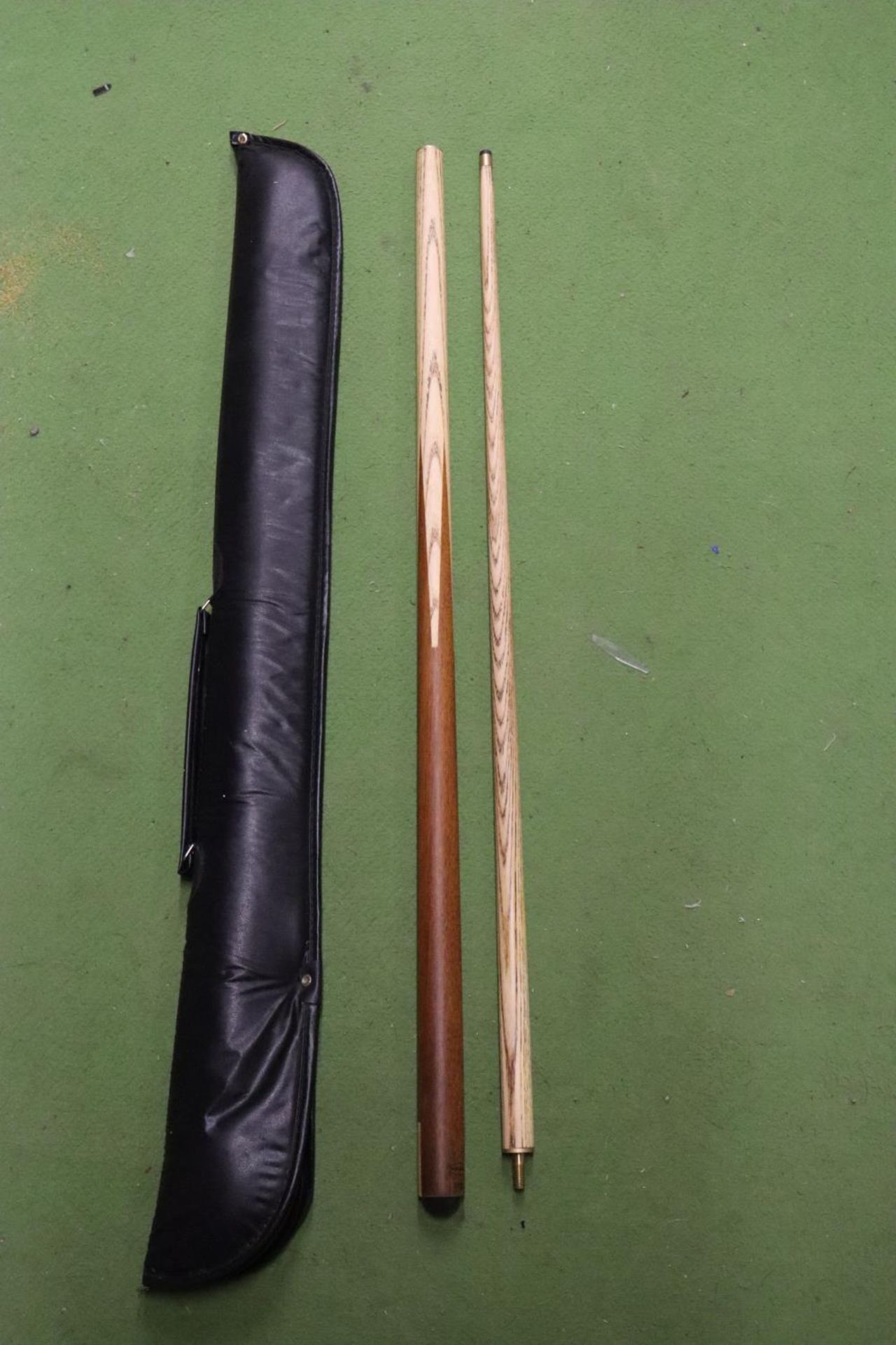 A SNOOKER CUE IN A SOFT CASE - Image 2 of 6