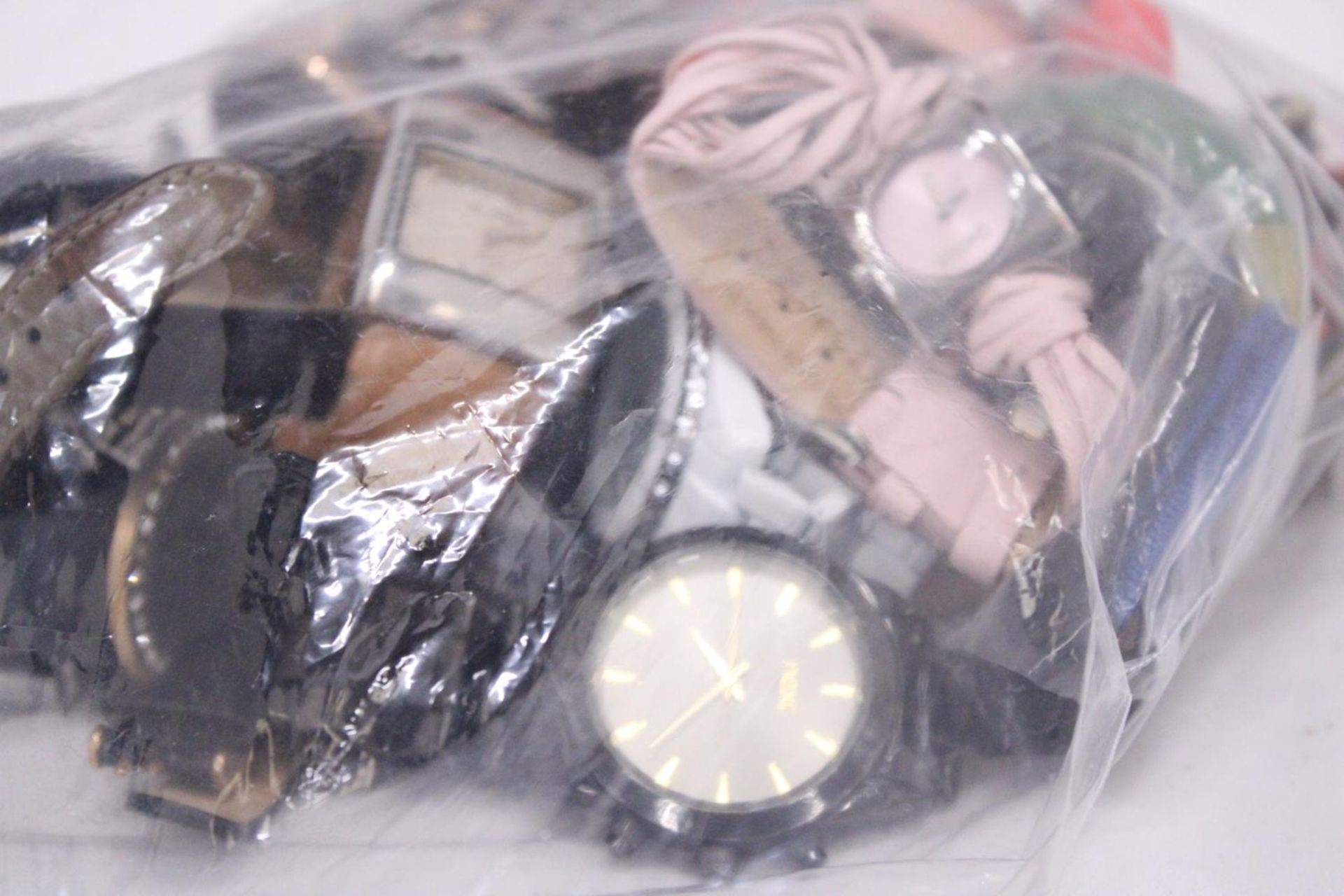 A BAG OF WATCHES - Image 6 of 6