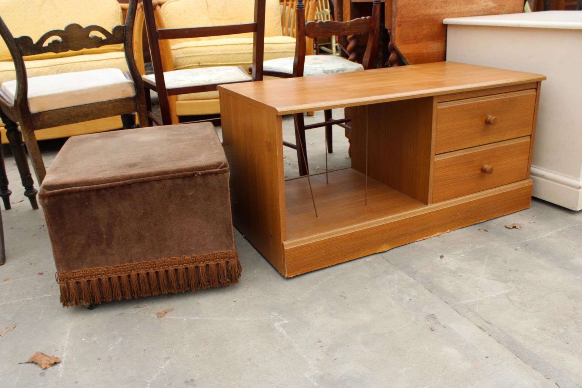 A MODERN PAINTED PINE CHEST OF TWO DRAWERS, CHEST 25" WIDE - Image 3 of 3