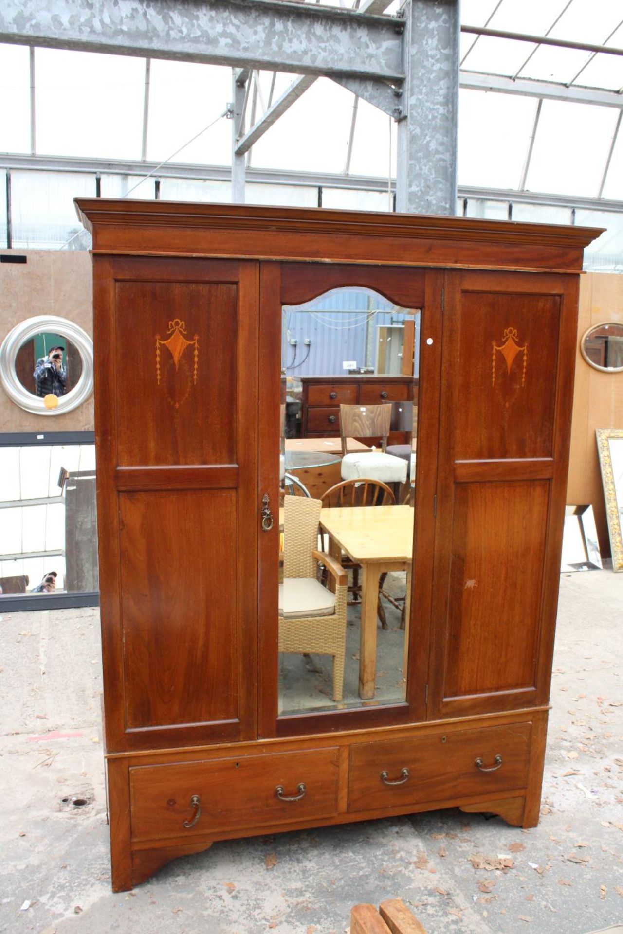 AN EDWARDIAN MAHOGANY AND INLAID MIRROR DOOR WARDROBE WITH TWO DRAWERS TO BASE, 62" WIDE