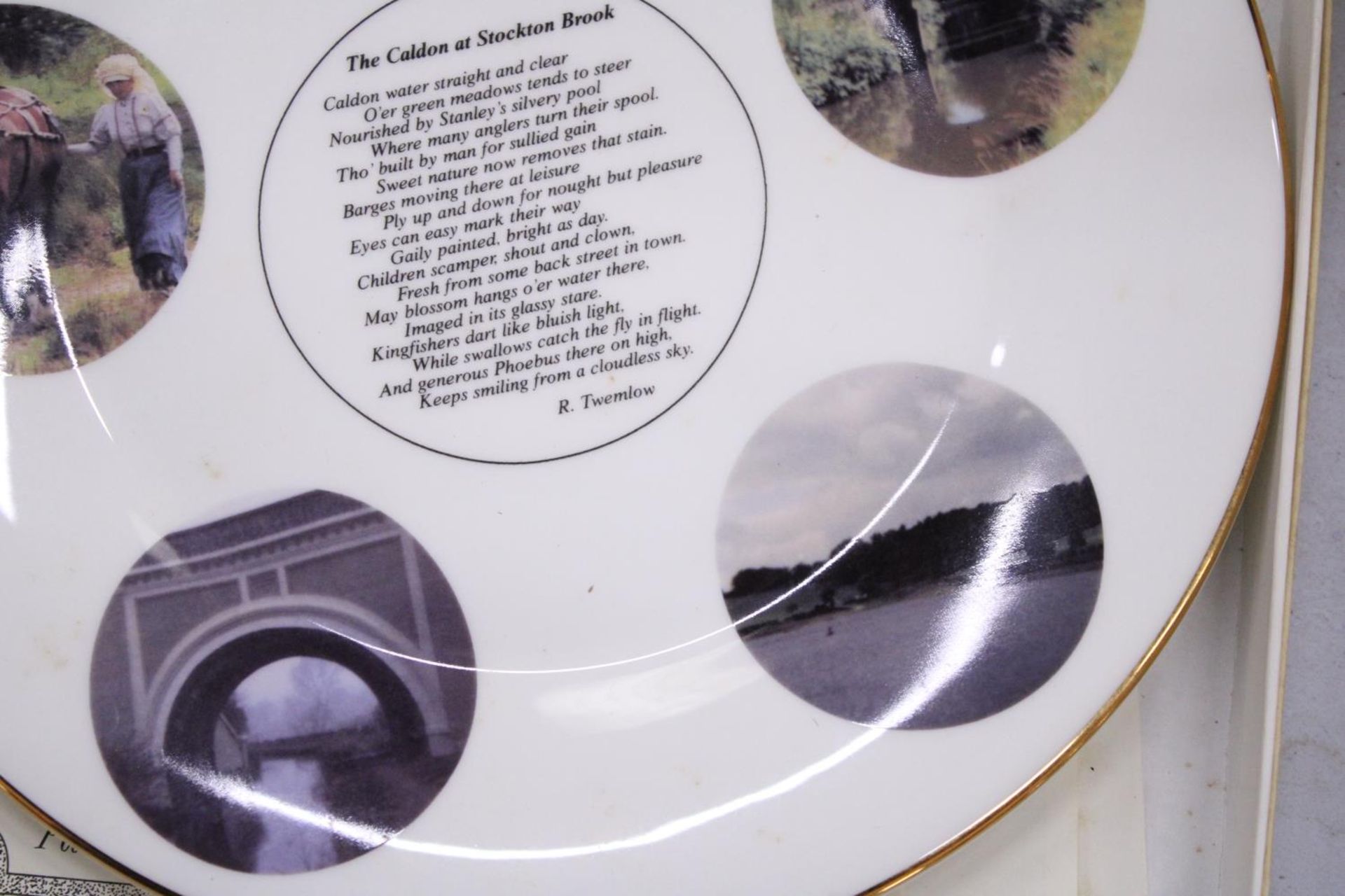 A NO. 1, LIMITED EDITION, 'BRITISH WATERWAYS' BY GLADSTONE POTTERY, CABINET PLATE, BOXED WITH - Image 4 of 6