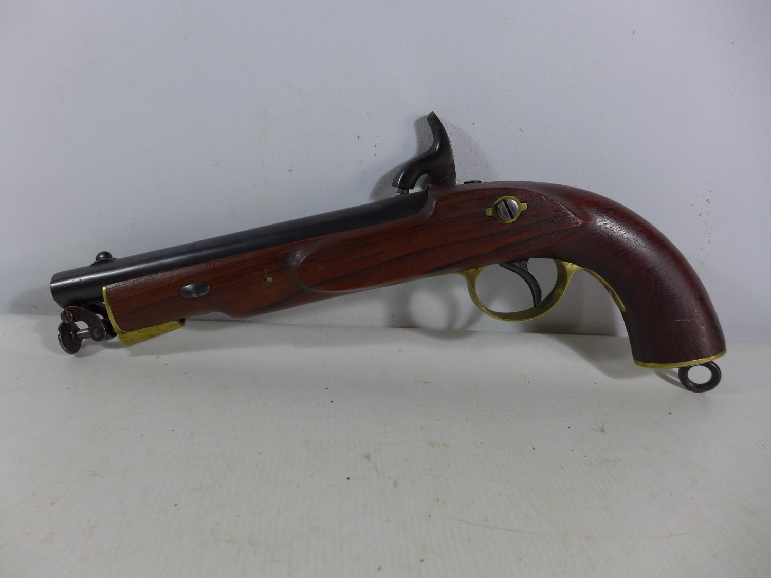 A GOOD QUALITY NON FIRING MODEL DISPLAY 1842 PERCUSSION CAP LANCERS PISTOL, 20CM BARREL, LENGTH 36CM - Image 2 of 4