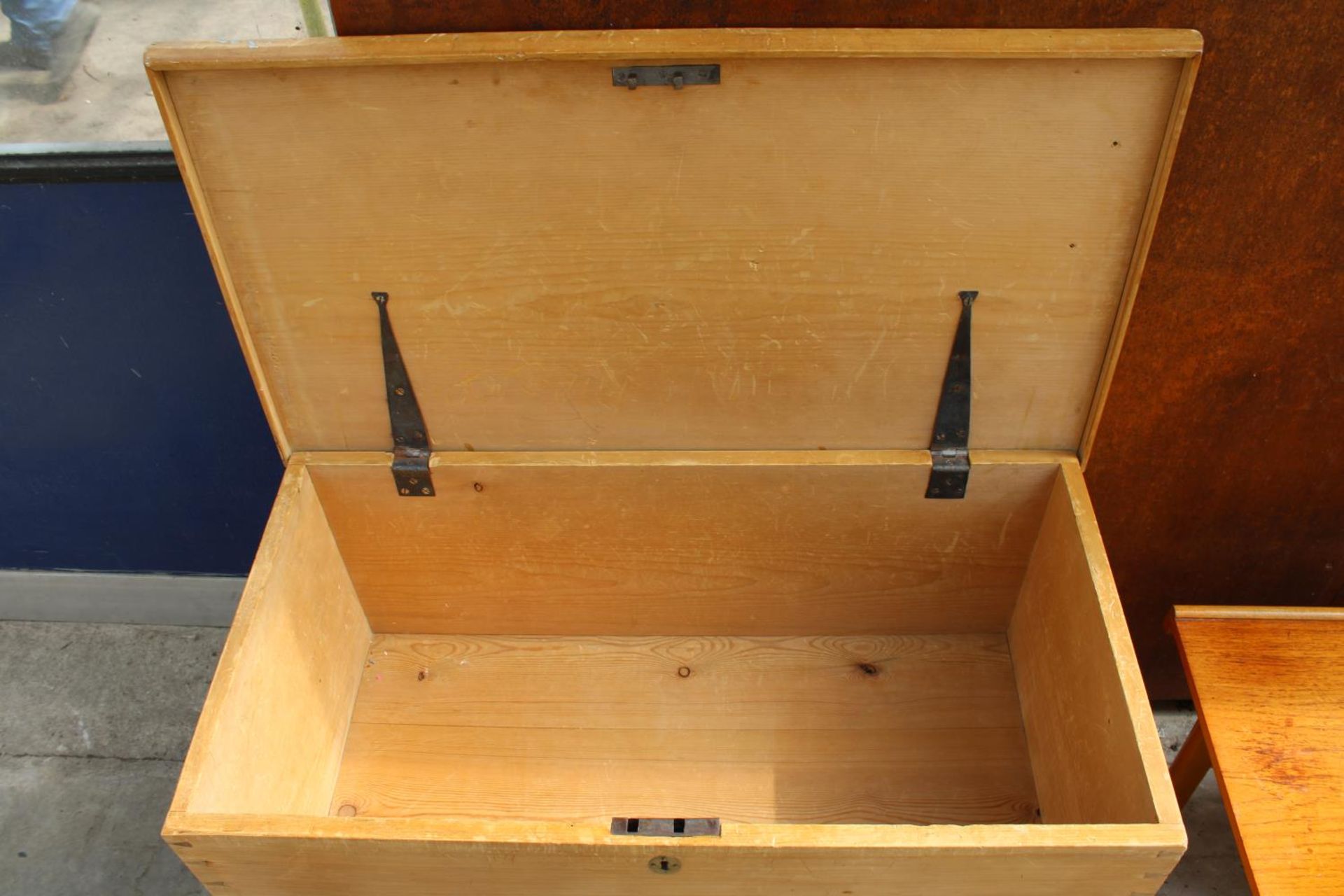 A VICTORIAN PINE BLANKET CHEST WITH 2 DRAWERS TO BASE AND IRON CARRYING HANDLES, 36" WIDE - Image 3 of 4