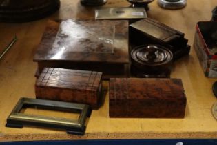 A QUANTITY OF TREEN PLINTHS, BOXES AND COASTERS