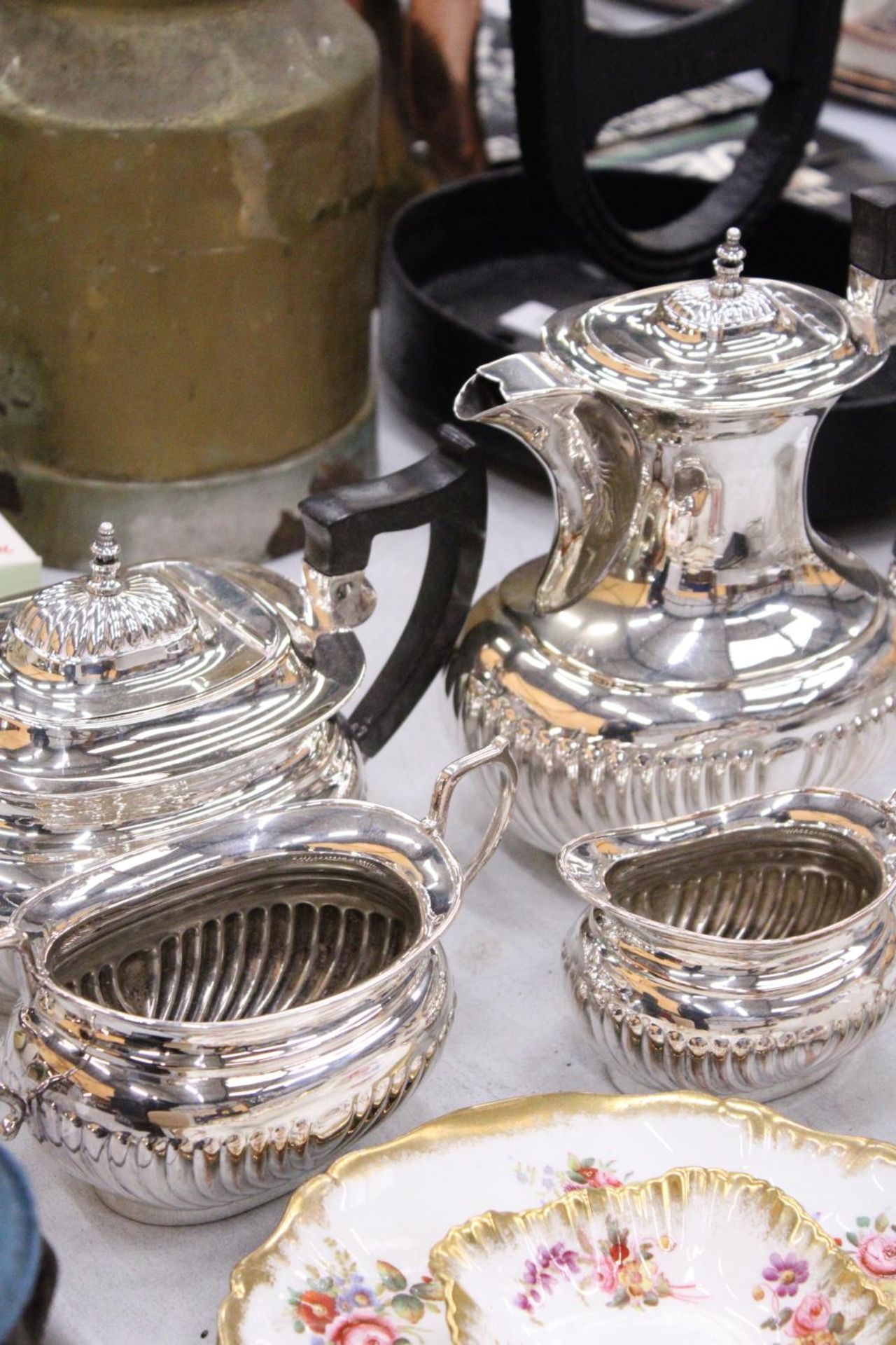 A FOUR PIECE PLATED TEAPOT SET - Image 4 of 4