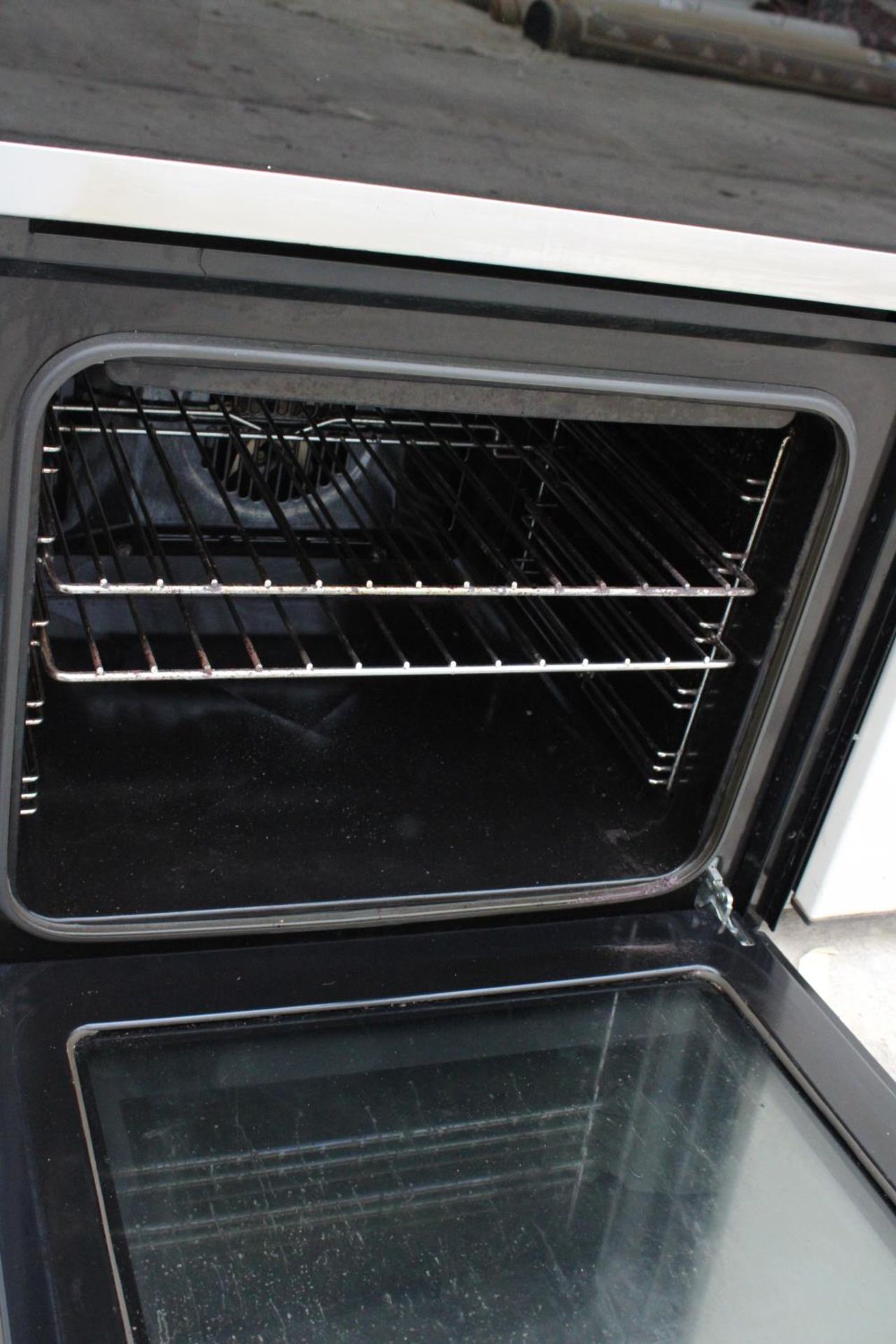 A CHROME AND BLACK BAUMATIC INTERGRATED DOUBLE OVEN - Image 3 of 4