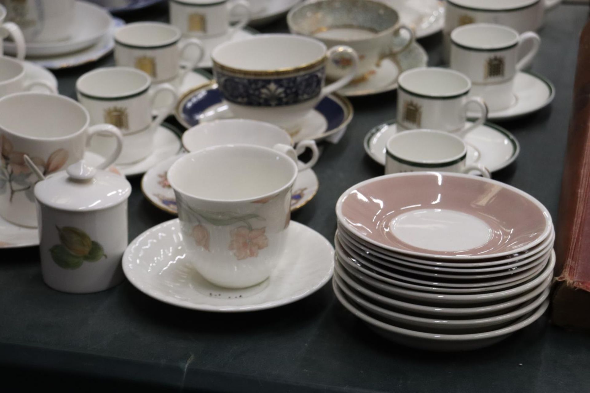 A QUANTITY OF TEACUPS AND SAUCERS TO INCLUDE ROYAL DOULTON "FANTASIA", WEDGWOOD, ROYAL ADDERLEY, - Image 2 of 6