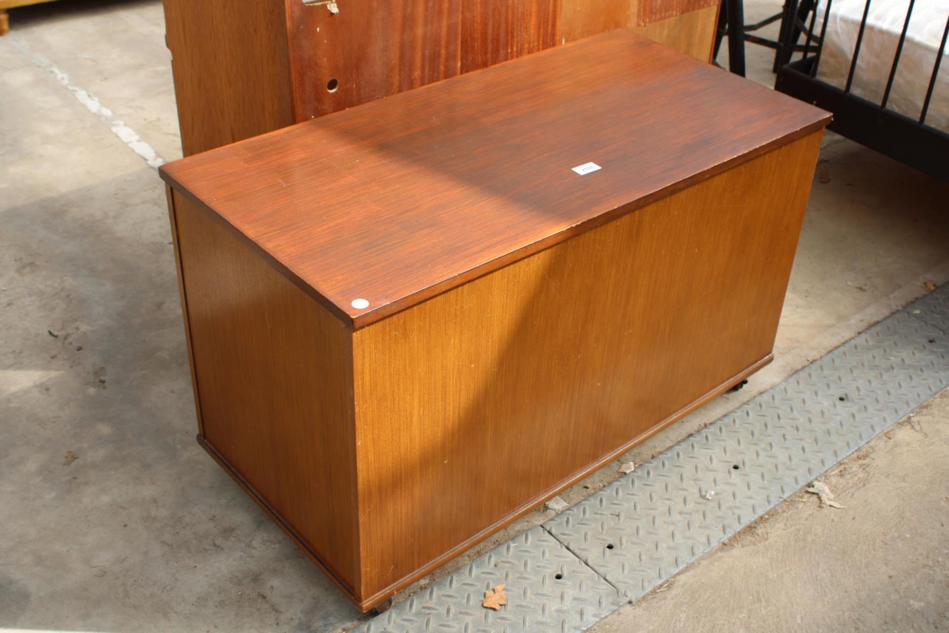 A RETRO TEAK BLANKET CHEST 36" WIDE