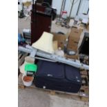 AN ASSORTMENT OF VARIOUS HOUSEHOLD CLEARANCE ITEMS