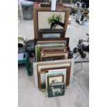 AN ASSORTMENT OF FRAMED PICTURES AND PRINTS