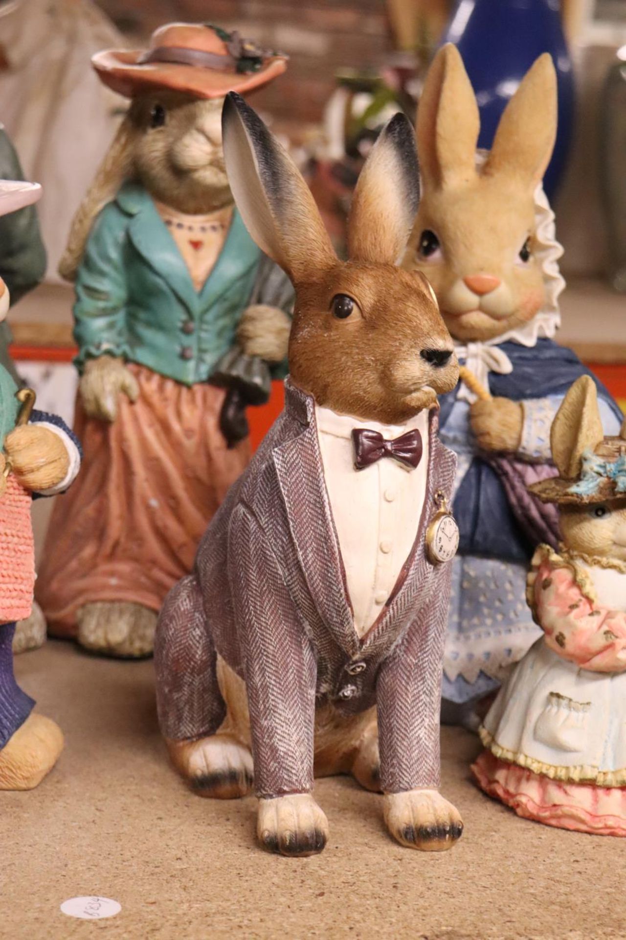 SIX LARGE RABBIT FIGURES TO INCLUDE BUSY BUNNIES BY REGENCY FINE ARTS - Image 6 of 7