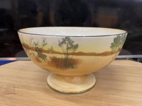 A ROYAL DOULTON HUNTING SCEBE PEDESTAL BOWL DIAMETER 30CM