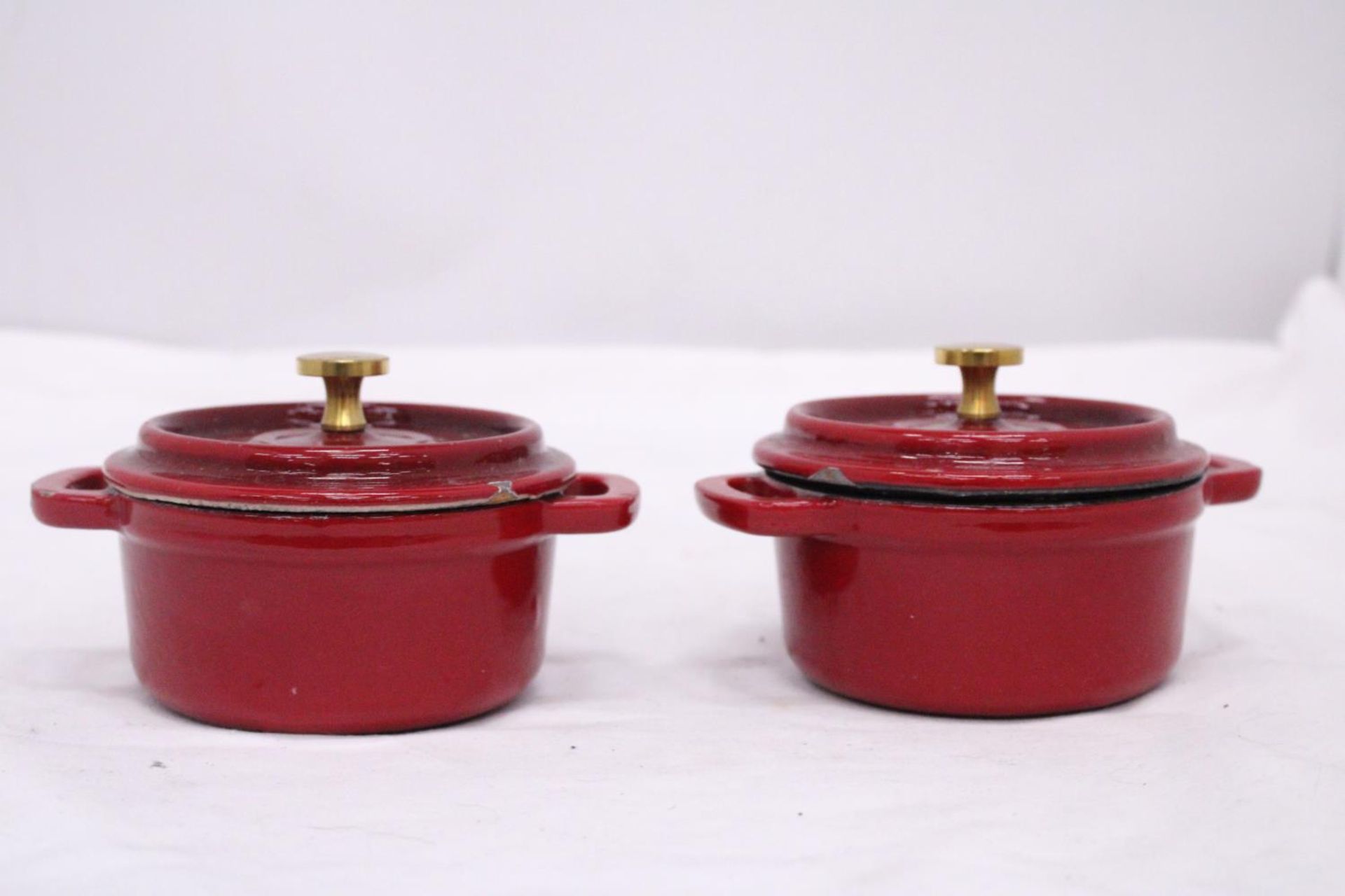 TWO MINI CAST IRON LIDDED COOKING POTS - Image 4 of 4