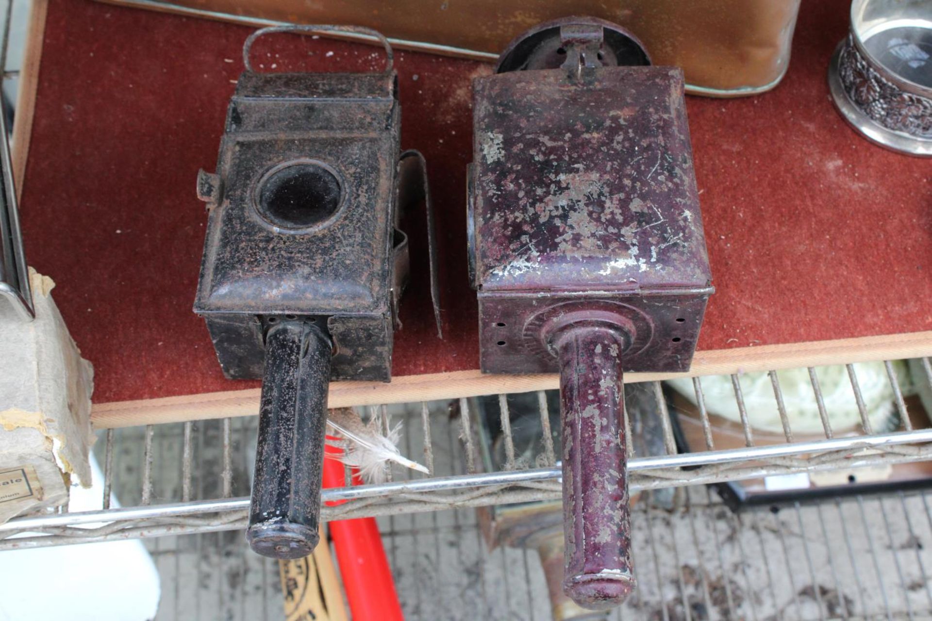 TWO VINTAGE METAL COACH LAMPS - Image 3 of 3