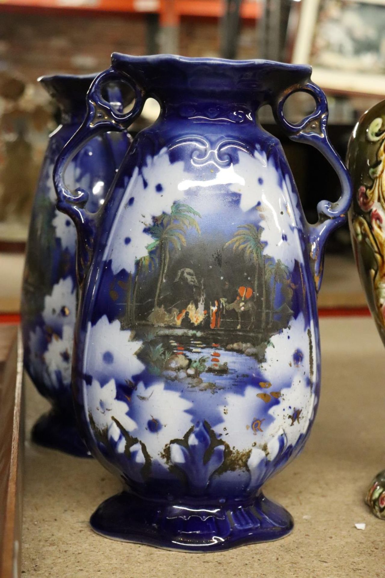 TWO PAIRS OF VICTORIAN VASES ( ONE A/F ), PLUS ONE LARGE AND SIX SMALLER CROWN DEVON FEILDINGS BOWLS - Image 3 of 6