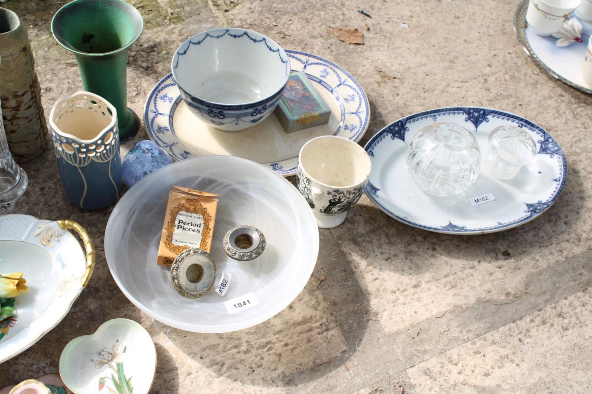 AN ASSORTMENT OF CERAMICS, GLASS WARE AND SILVER PLATED ITEMS - Image 4 of 4