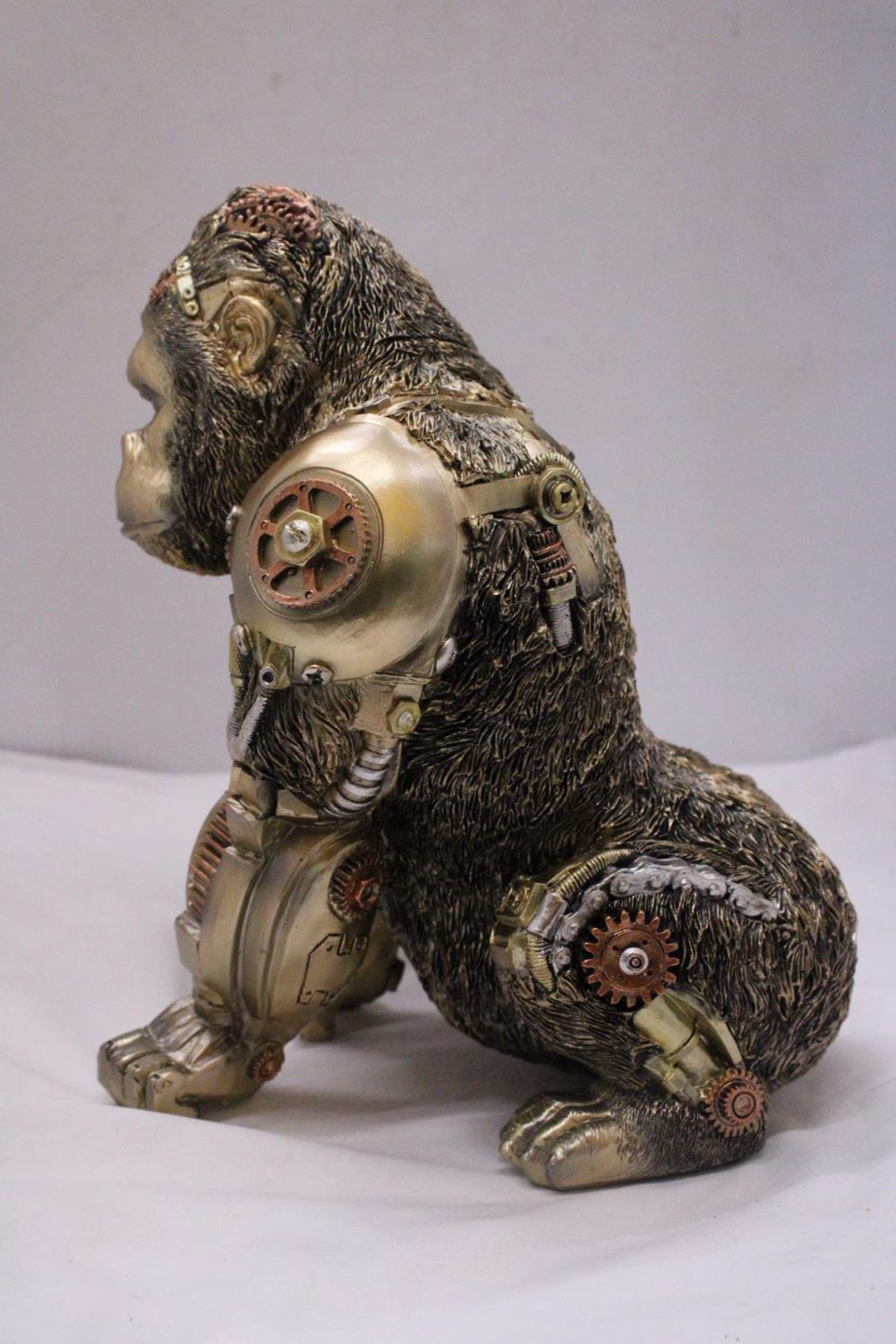A MECHANICAL STYLE GORILLA - Image 5 of 5