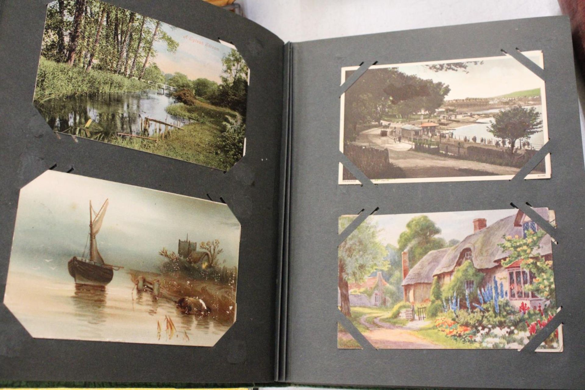 TWO POSTCARD ALBUMS INCLUDING YORK, WARWICK CASTLE ETC - Image 5 of 6