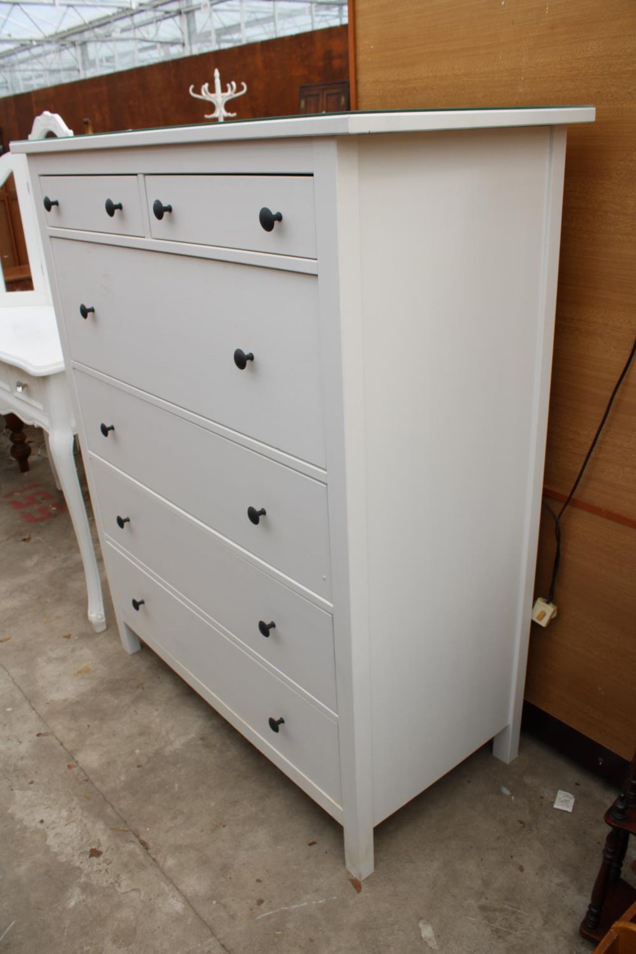 A MODERN WHITE IKEA CHEST OF 2 SHORT AND 4 LONG DRAWERS 42" WIDE - Image 2 of 3