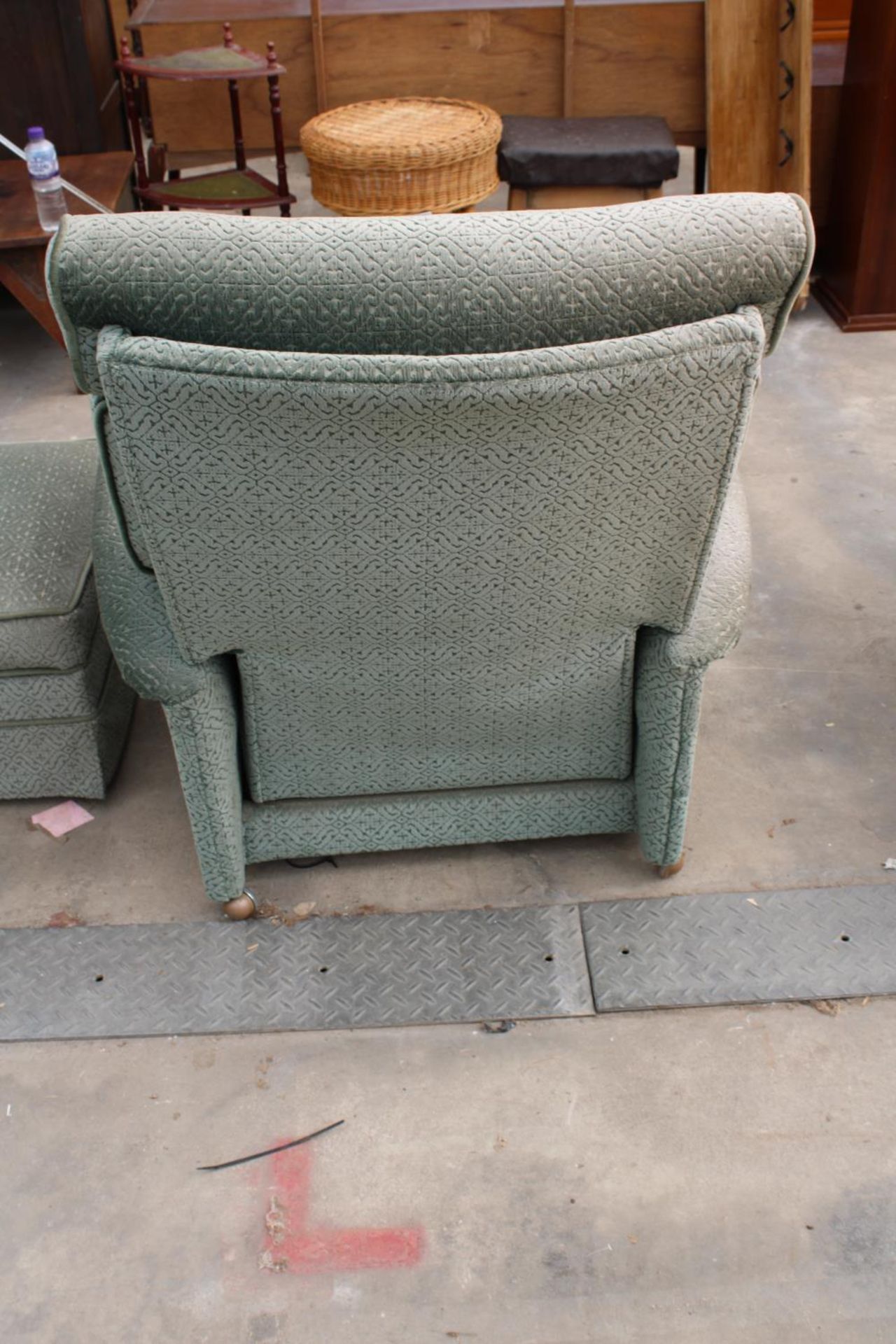 A PARKER KNOLL RECLINER CHAIR, MODEL NO. N30 - Image 3 of 3