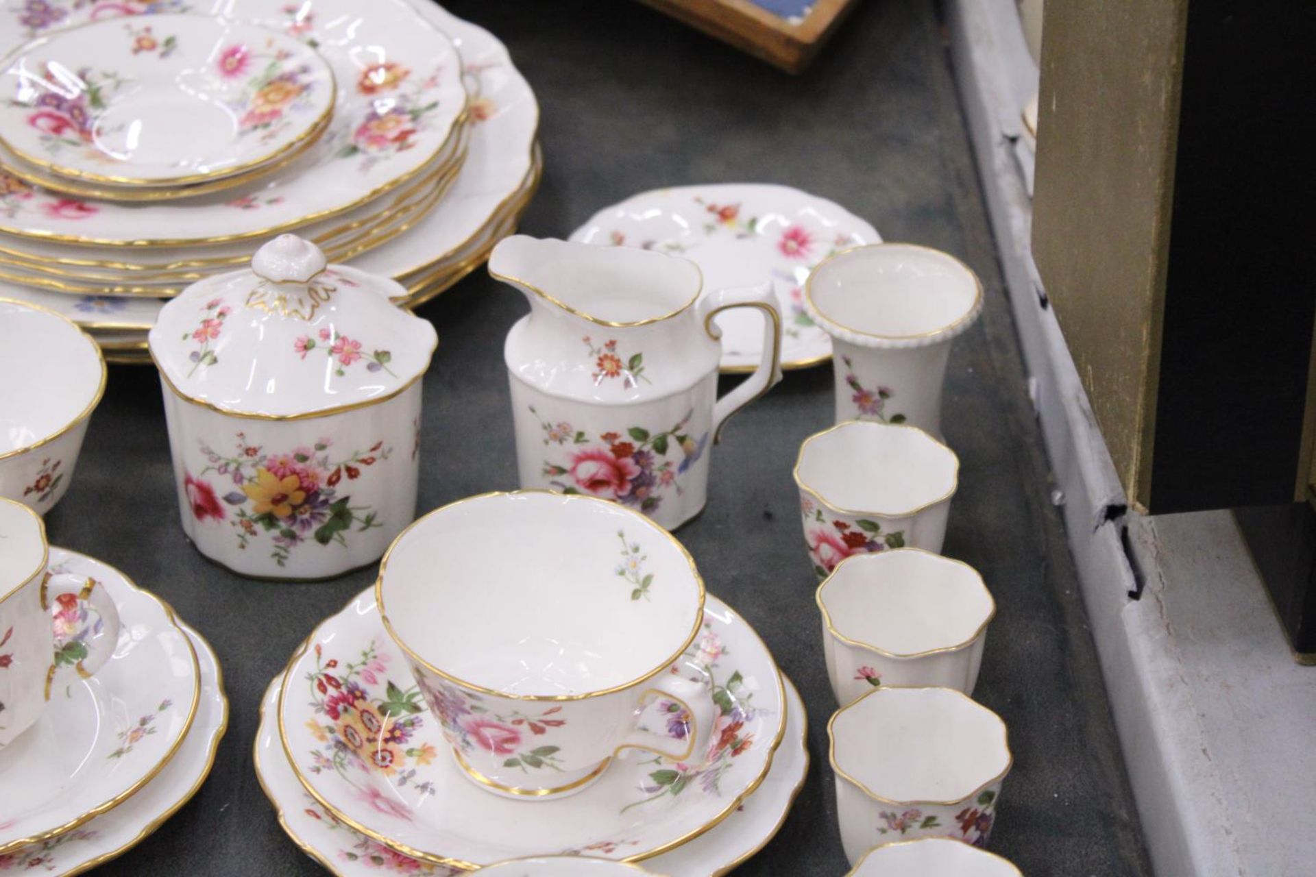 A COLLECTION OF ROYAL CROWN DERBY 'DERBY POSIES' CHINA TO INCLUDE CUPS AND SAUCERS, JUG, BEAKERS, - Image 3 of 6