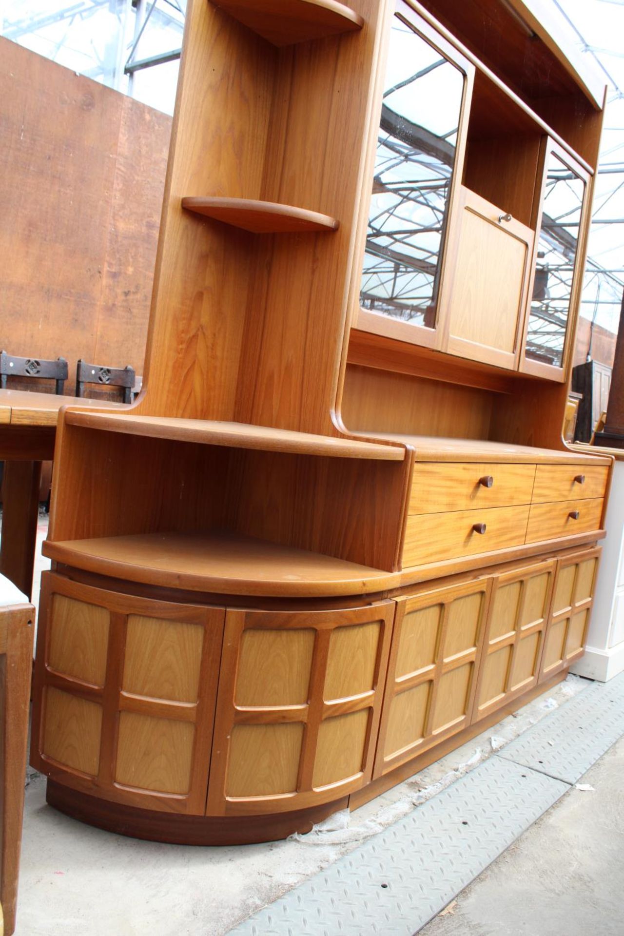 A RETRO TEAK PARKER KNOLL LOUNGE COCKTAIL UNIT, 50.5" WIDE, WITH CORNER UNIT - Image 2 of 6