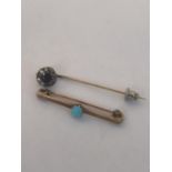 A VINTAGE 14CT GOLD AND SAPPHIRE STICK PIN MARKED 585, WITH A VINTAGE UNMARKED YELLOW BROOCH WITH