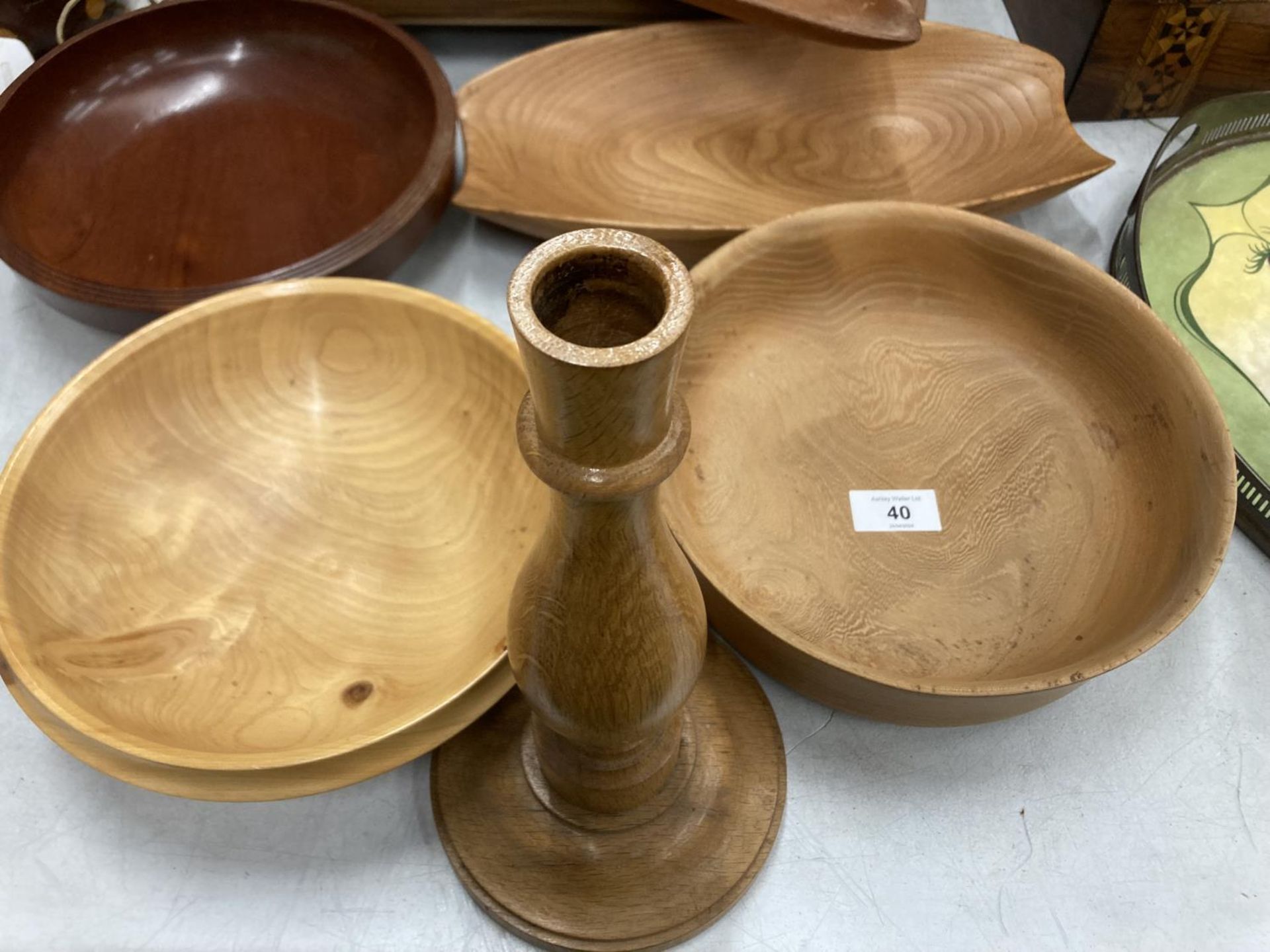 SEVEN ITEMS OF HANDCRAFTED WOOD BY GORDON WARR WITH LETTER OF PROVENANCE TO INCLUDE BOWLS, - Bild 4 aus 6