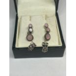 TWO PAIRS OF SILVER EARRINGS IN A PRESENTATION BOX