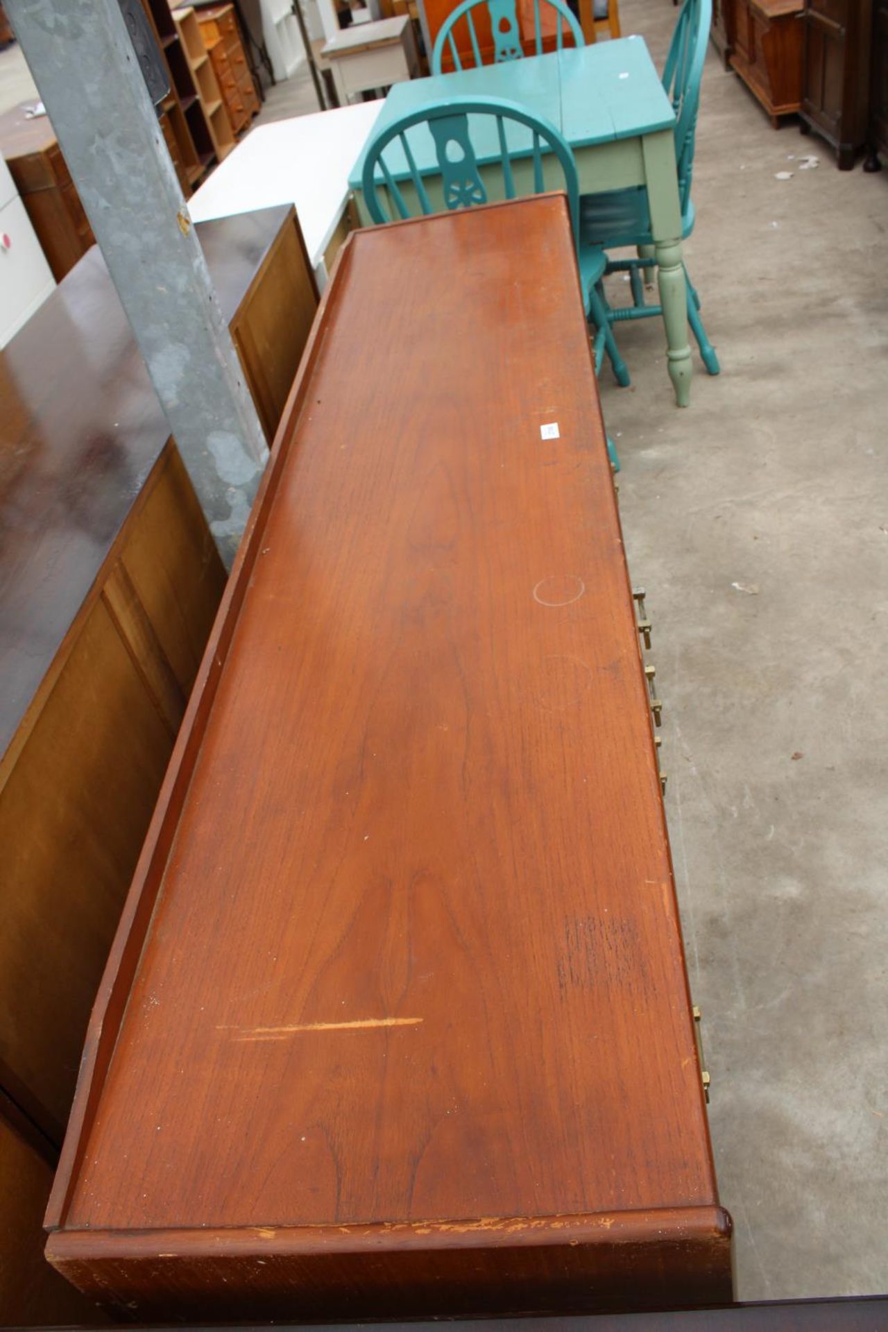 A RETRO TEAK SIDEBOARD ENCLOSING THREE DRAWERS AND THREE CUPBOARDS, 78" WIDE - Image 3 of 4