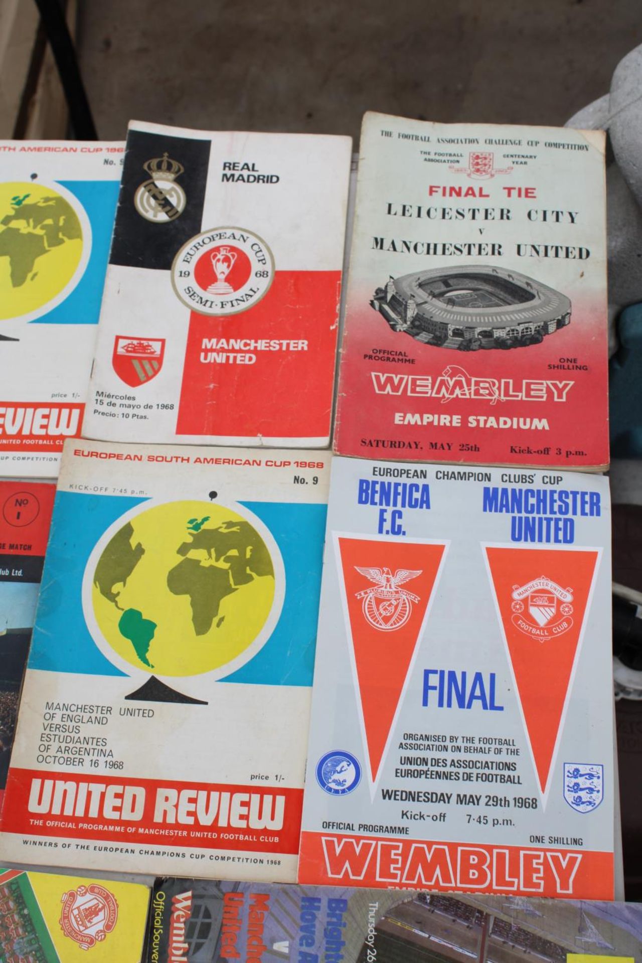 A LARGE ASSORTMENT OF CLUB FOOTBALL PROGRAMMES TO INCLUDE A MANCHESTER UNITED VS BENFICA 1968 - Image 2 of 5