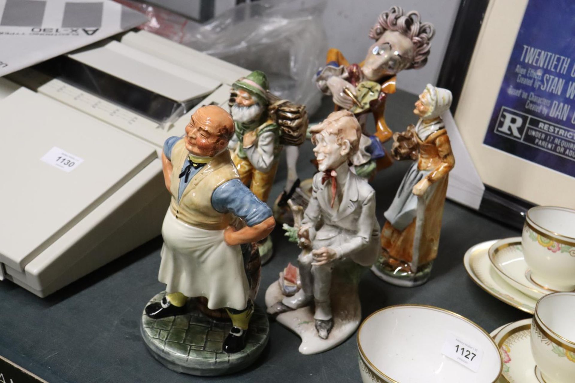 A QUANTITY OF CERAMIC FIGURES TO INCLUDE KELSBORO WARE - Image 2 of 4