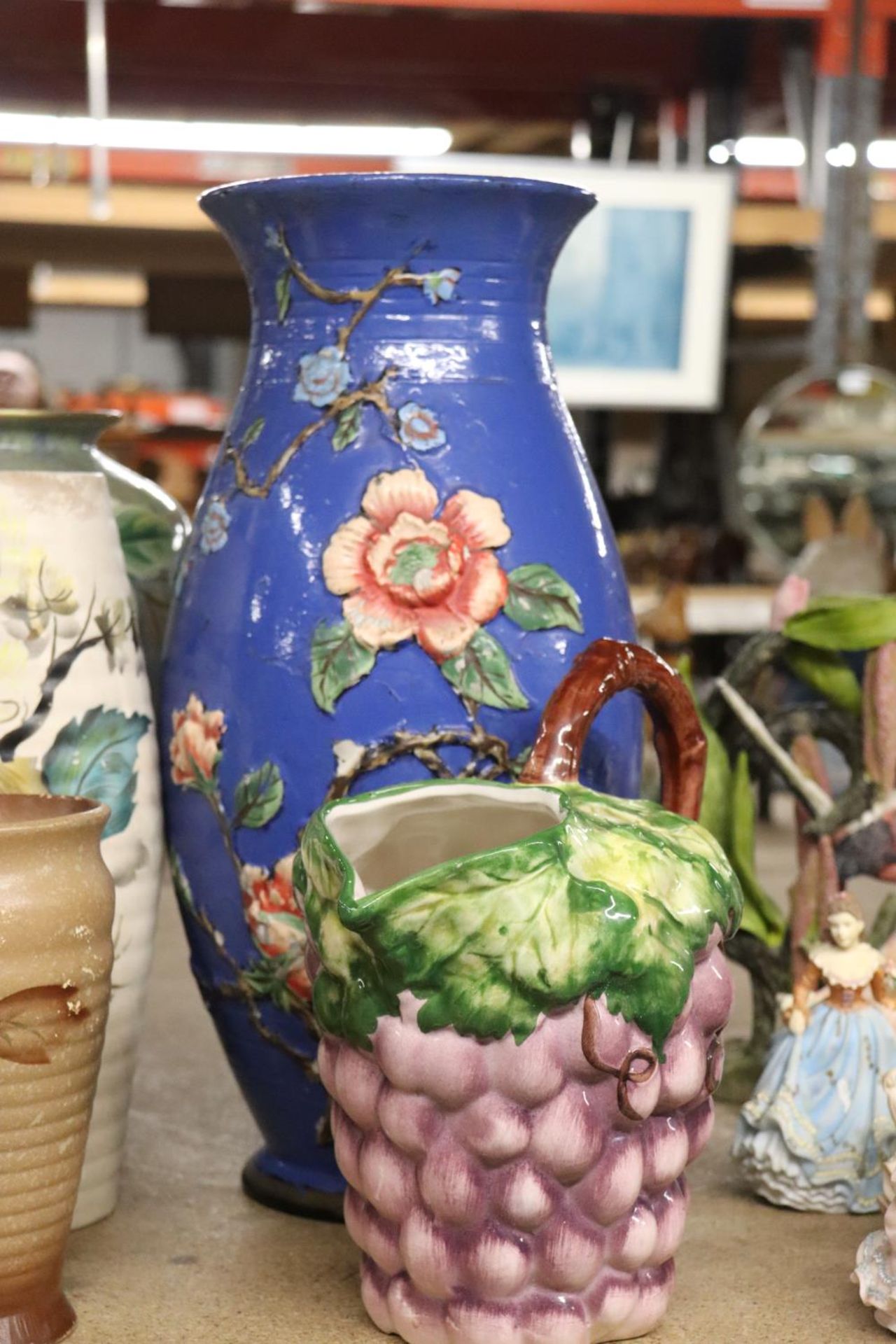SEVEN LARGE AND SMALLER VASES AND JUGS - Image 2 of 6