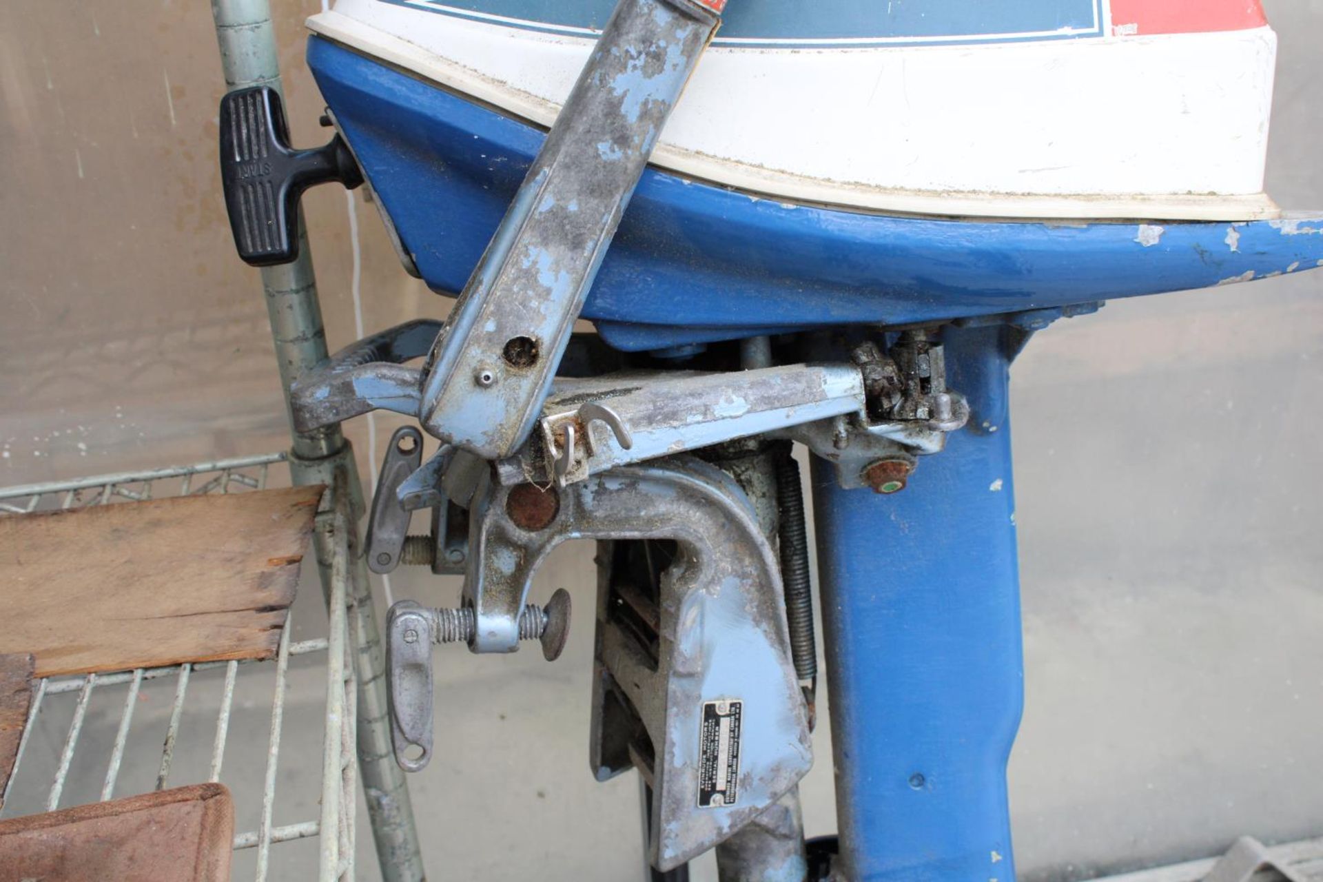 A FISHERMAN EVINRUDE OUTBOARD MOTOR - Image 3 of 4
