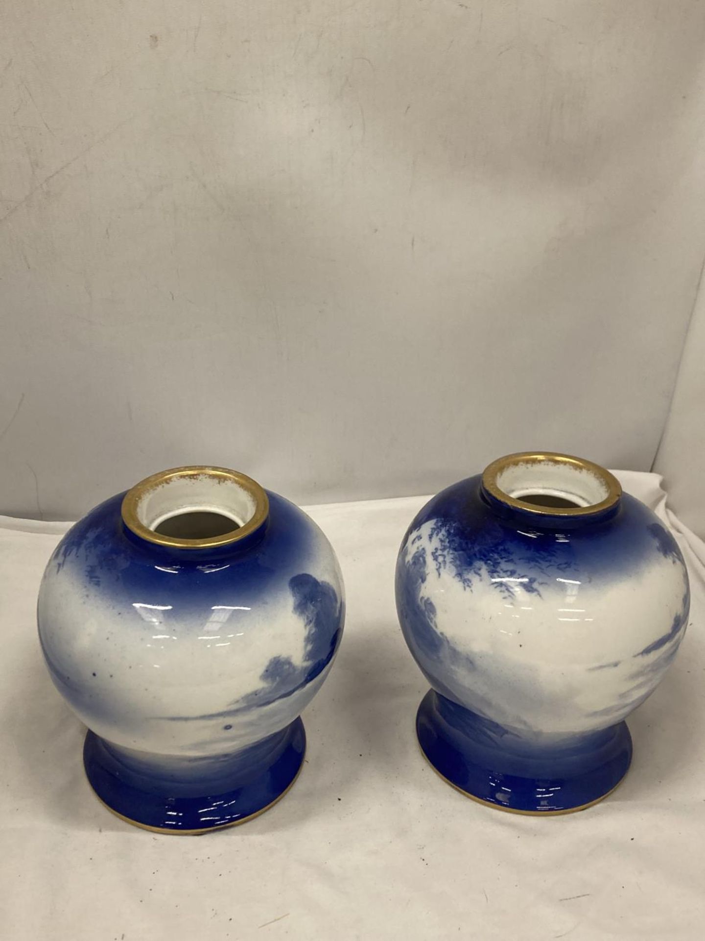 A PAIR OF ROYAL DOULTON BLUE CHILDREN SERIES VASES HEIGHT 17.5 CM - Image 2 of 6