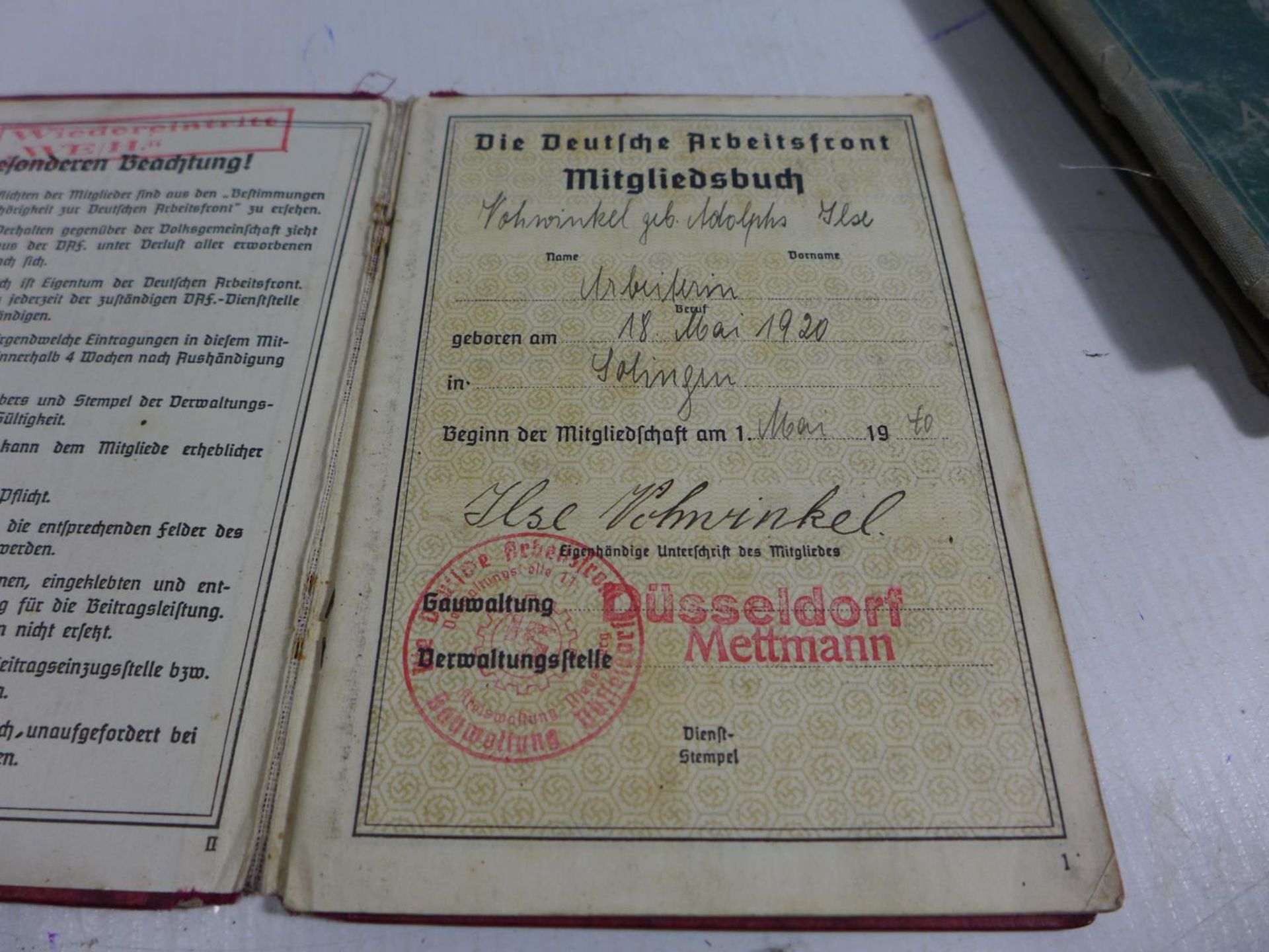 A COLLECTION OF NAZI GERMANY IDENTITY PAPERS TO INCLUDE UKRAINIAN NATIONALS ETC - Bild 6 aus 7