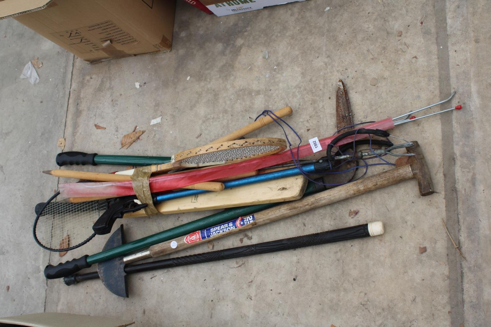 AN ASSORTMENT OF ITEMS TO INCLUDE GARDEN TOOLS AND SPORT EQUIPMENT ETC