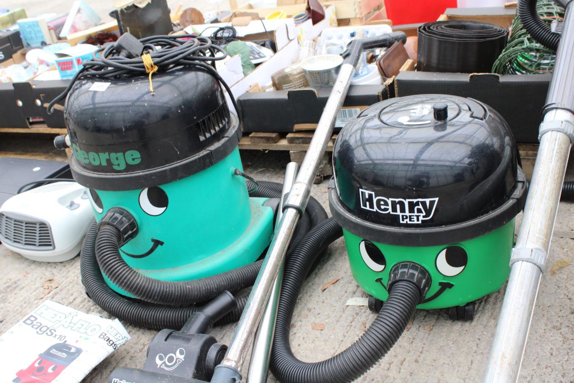A HENRY PET VACUUM AND A FURTHER GEORGE VACUUM CLEANER - Image 3 of 3