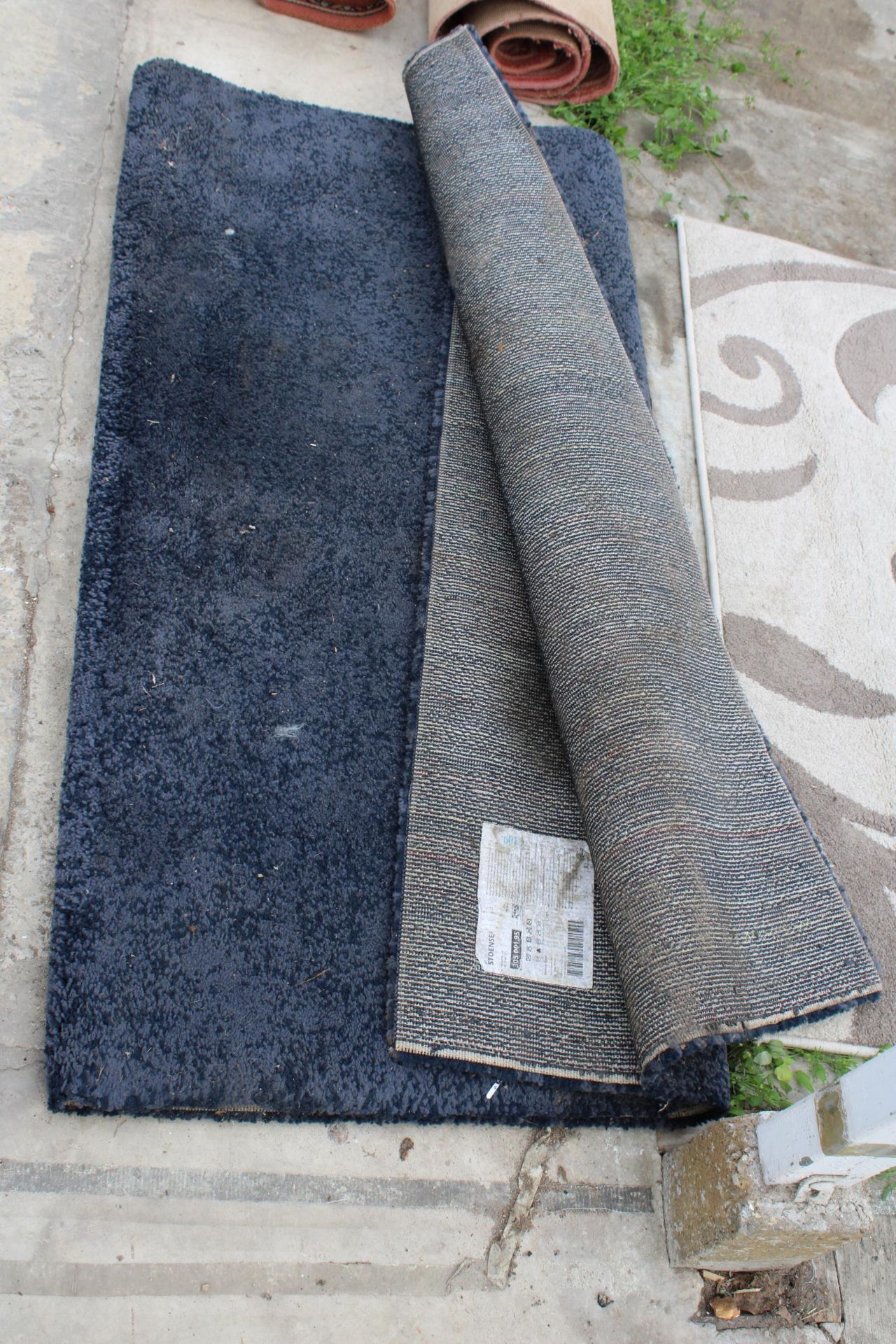 TWO VARIOUS MODERN RUGS - Image 2 of 4