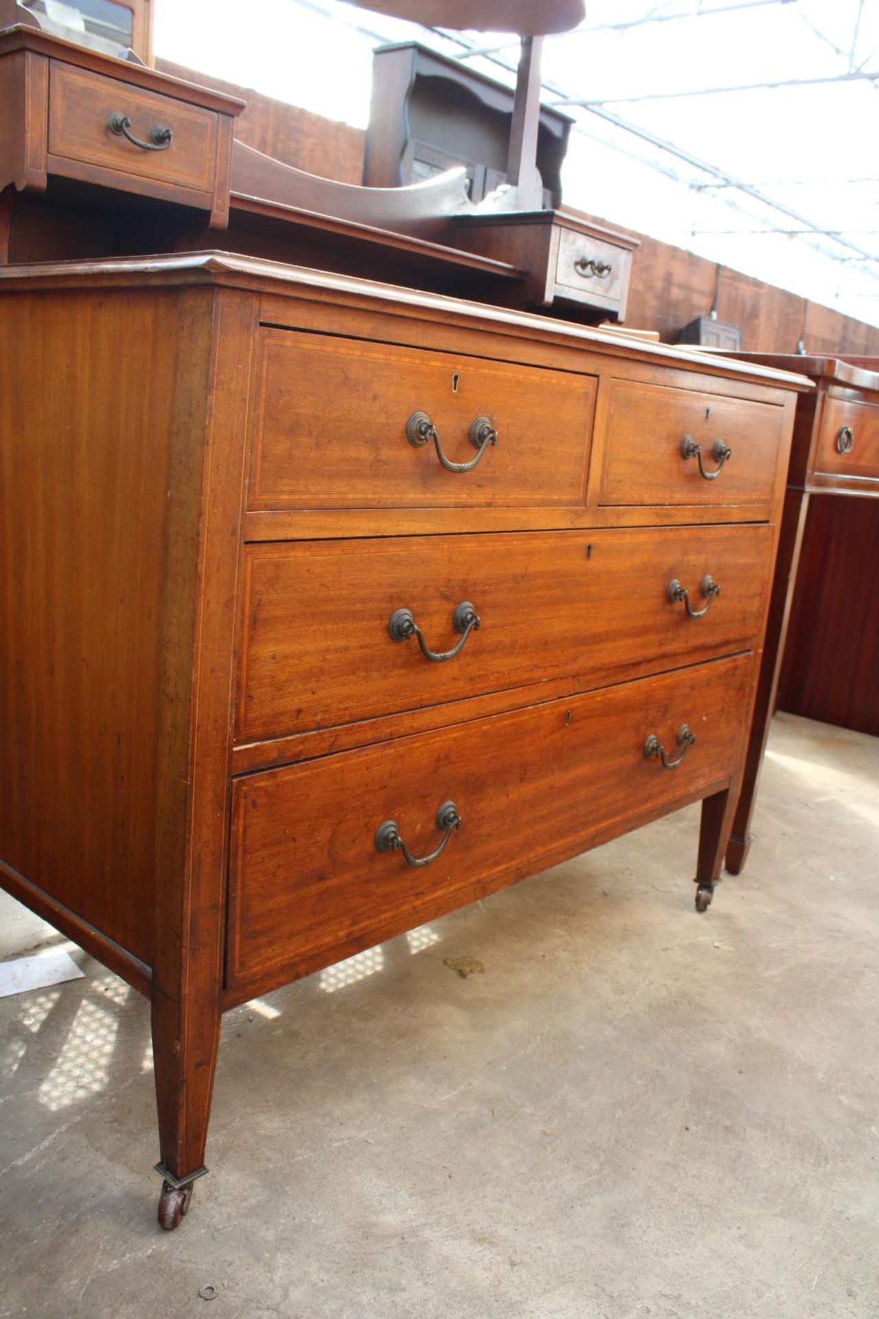 AN EDWARDIAN MAHOGANY AND INLAID DRESSING CHEST, 42" WIDE - Image 3 of 4