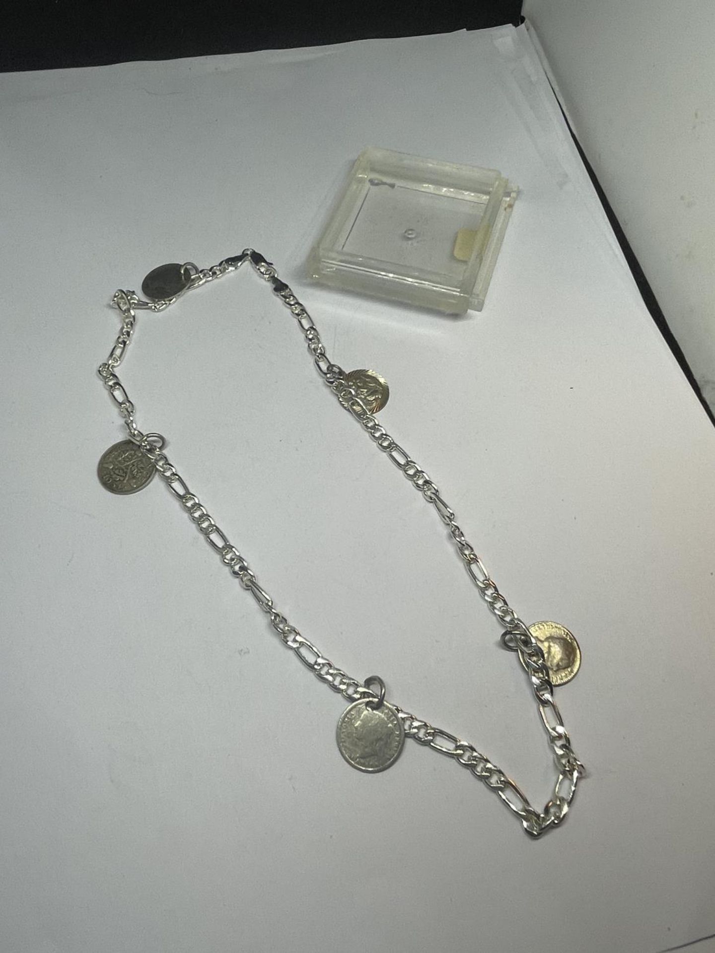A SILVER JOEY NECKLACE
