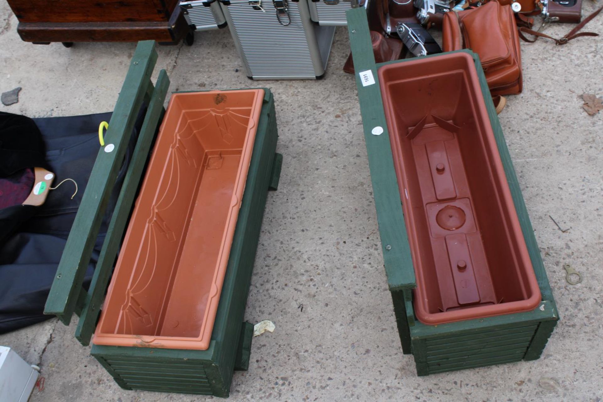 TWO WOODEN TROUGH PLANTERS WITH PLASTIC LINERS - Image 2 of 2