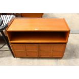 A RETRO TEAK NATHAN 2 DOOR LOW CUPBOARD/SIDEBOARD, 40" WIDE