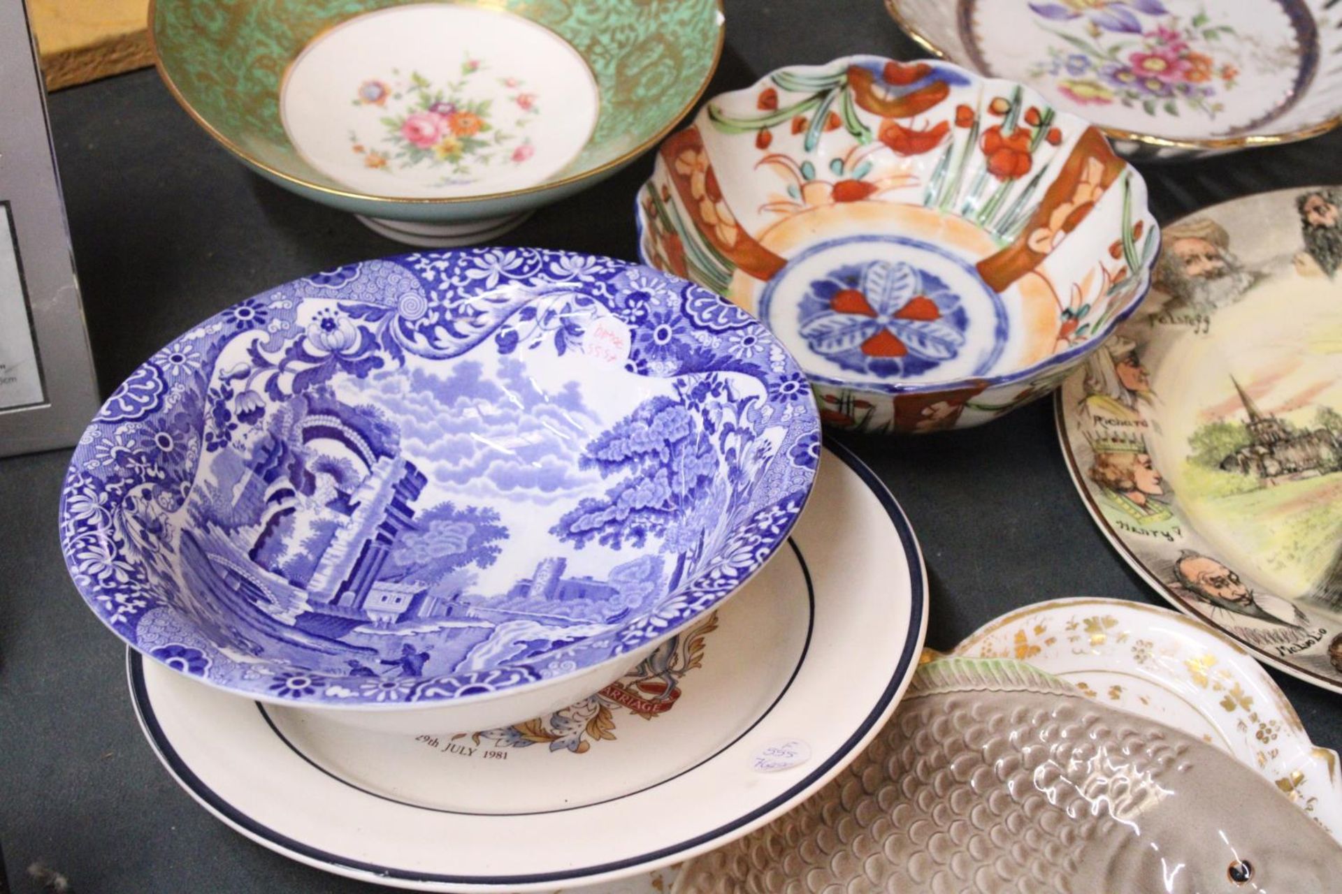 A COLLECTION OF PLATES AND BOWLS INCLUDING ROYAL DOULTON, KILN CRAFT, COPELAND ETC - Image 4 of 5