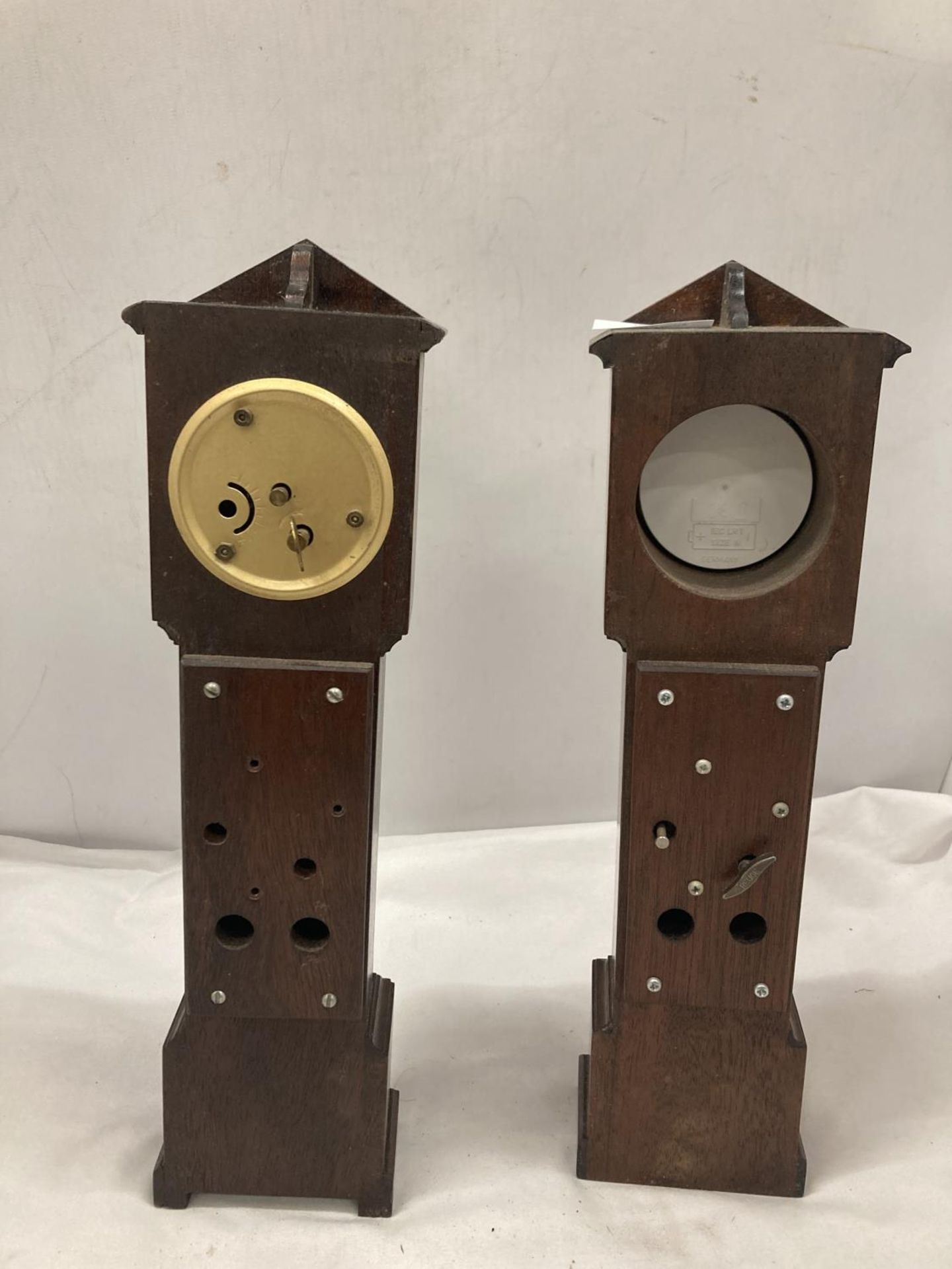 TWO MINIATURE APPRENTICE PIECE STYLE LONGCASE CLOCKS HANDCRAFTED BY GORDON WARR WITH LETTER OF - Image 3 of 4