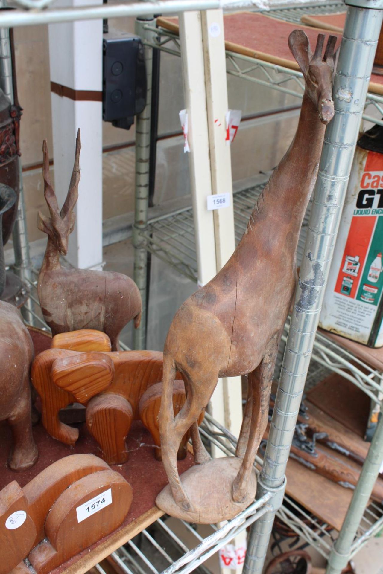 AN ASSORTMENT OF TREEN ANIMAL FIGURES TO INCLUDE AN ELEPHANT AND A GIRAFFE ETC - Image 3 of 3