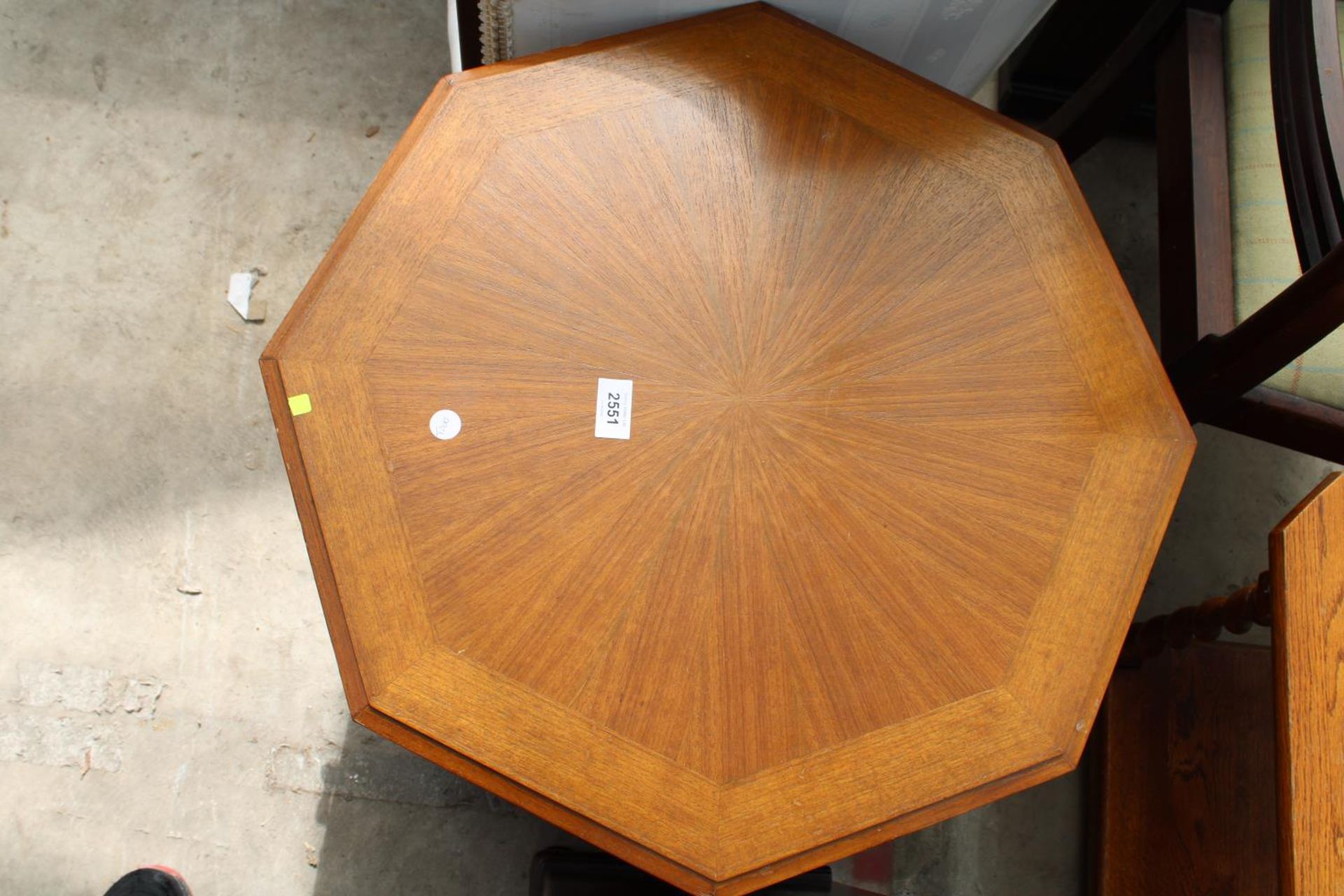 A MODERN OCTAGONAL A.S.F. & CO CUPBOARD WITH INLAID TOP AND PANELLED DOORS, 24" ACROSS - Image 4 of 4