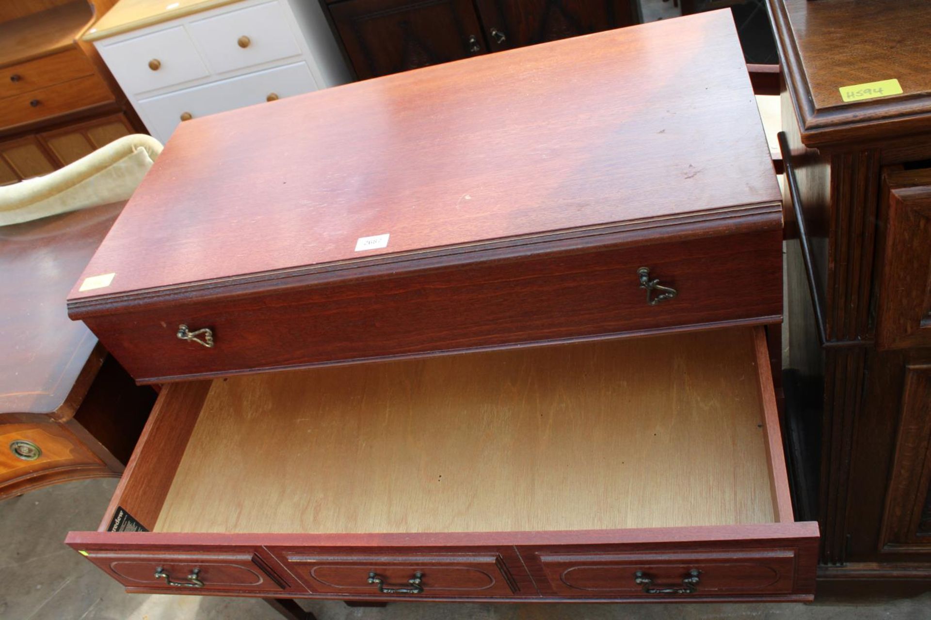 A MODERN MEREDEW CHEST OF 5 DRAWERS, 34" WIDE - Image 2 of 3